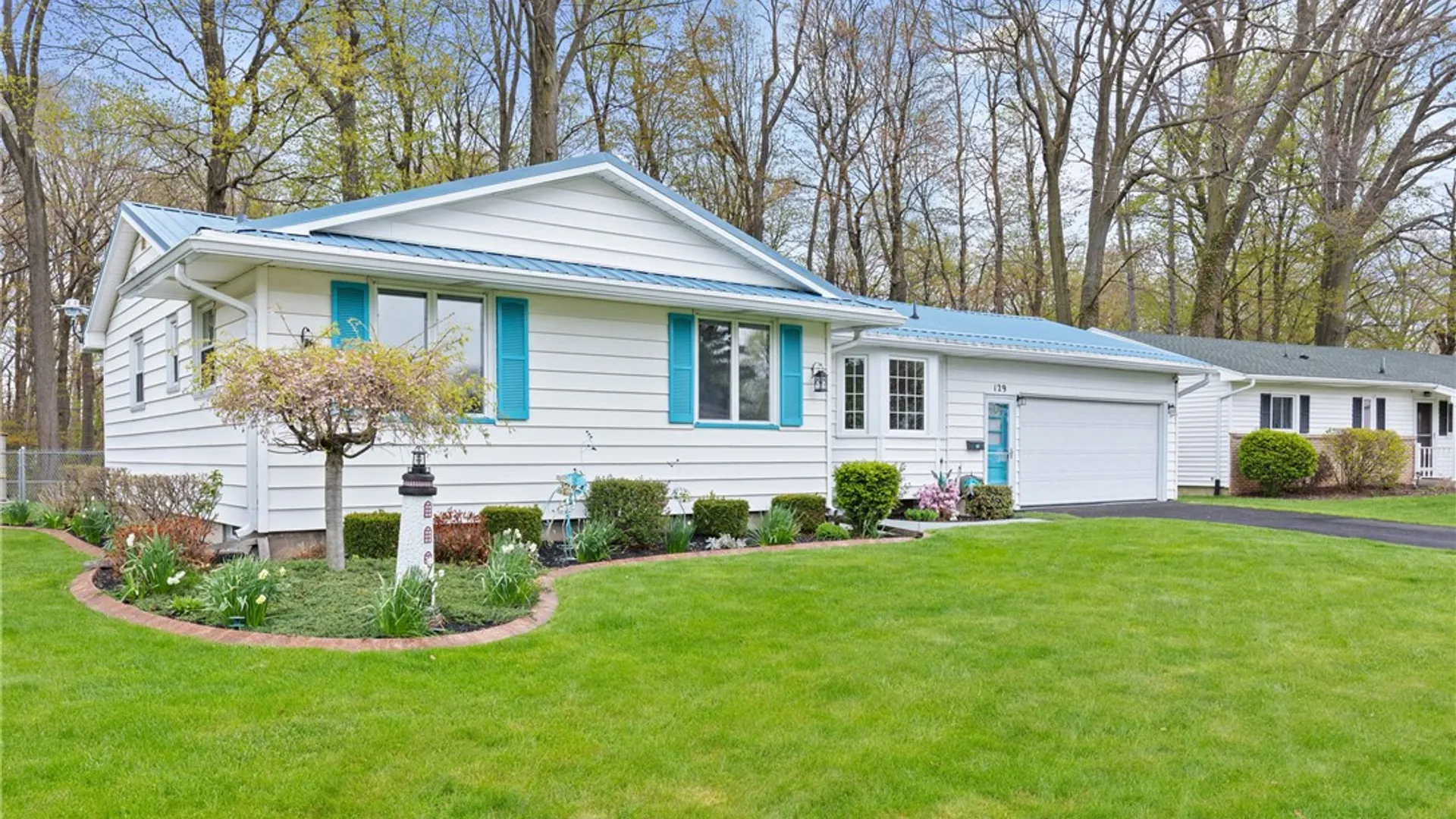 Property at 129 Alhambra Drive, Irondequoit, NY 14622 46