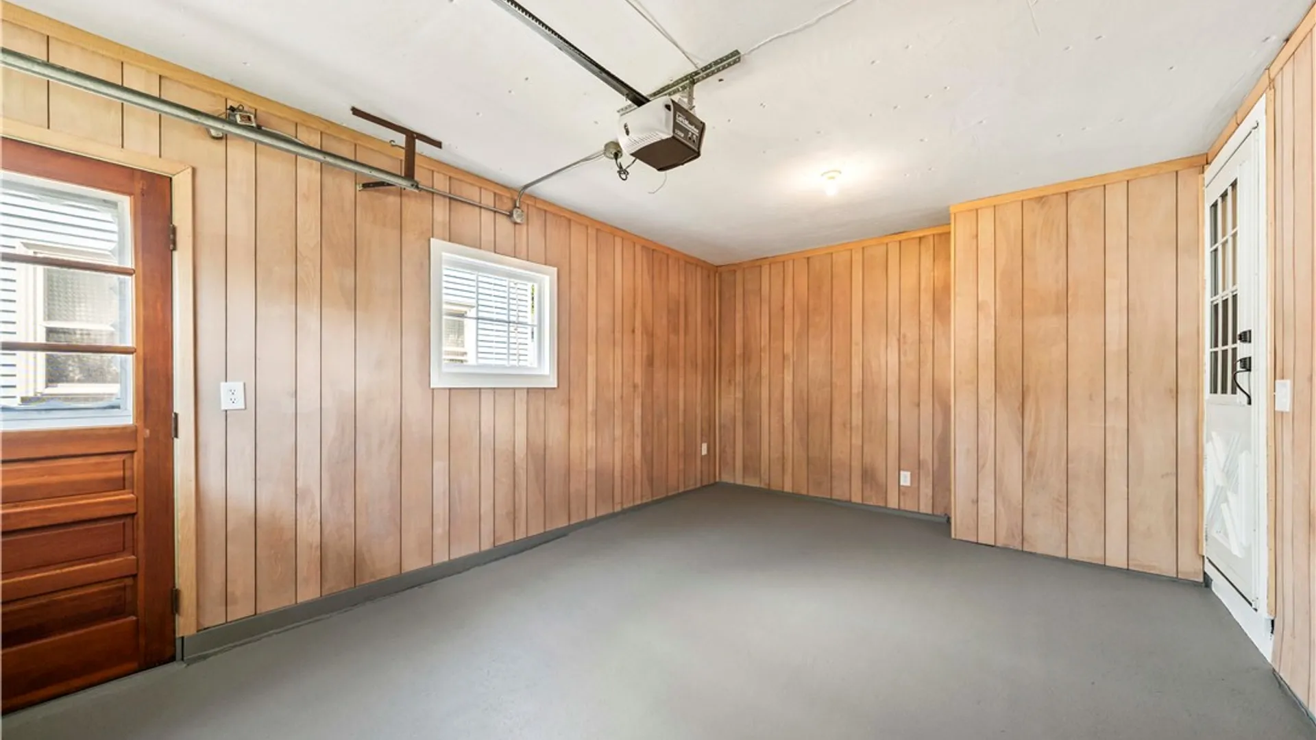 Property at 118 Queensboro Road, Irondequoit, NY 14609 32