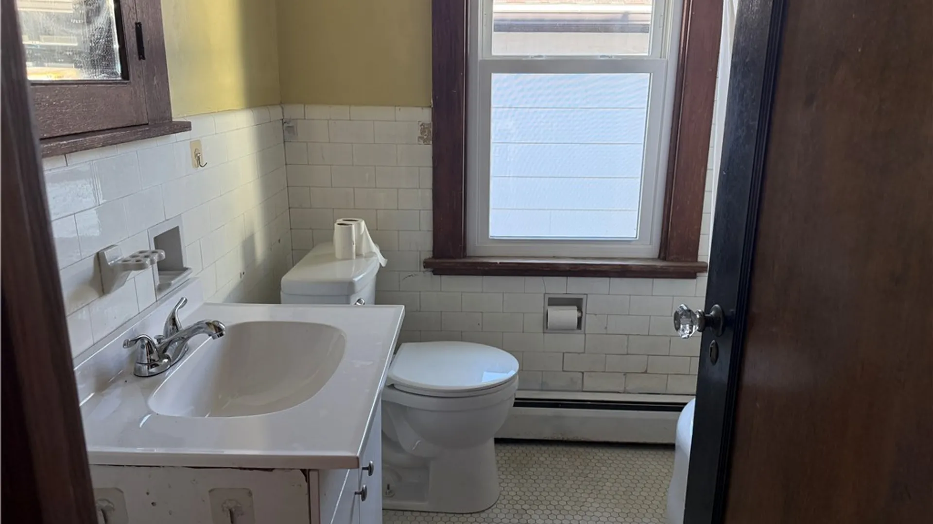 Property at 17 Northrup Place, Buffalo, NY 14214 15