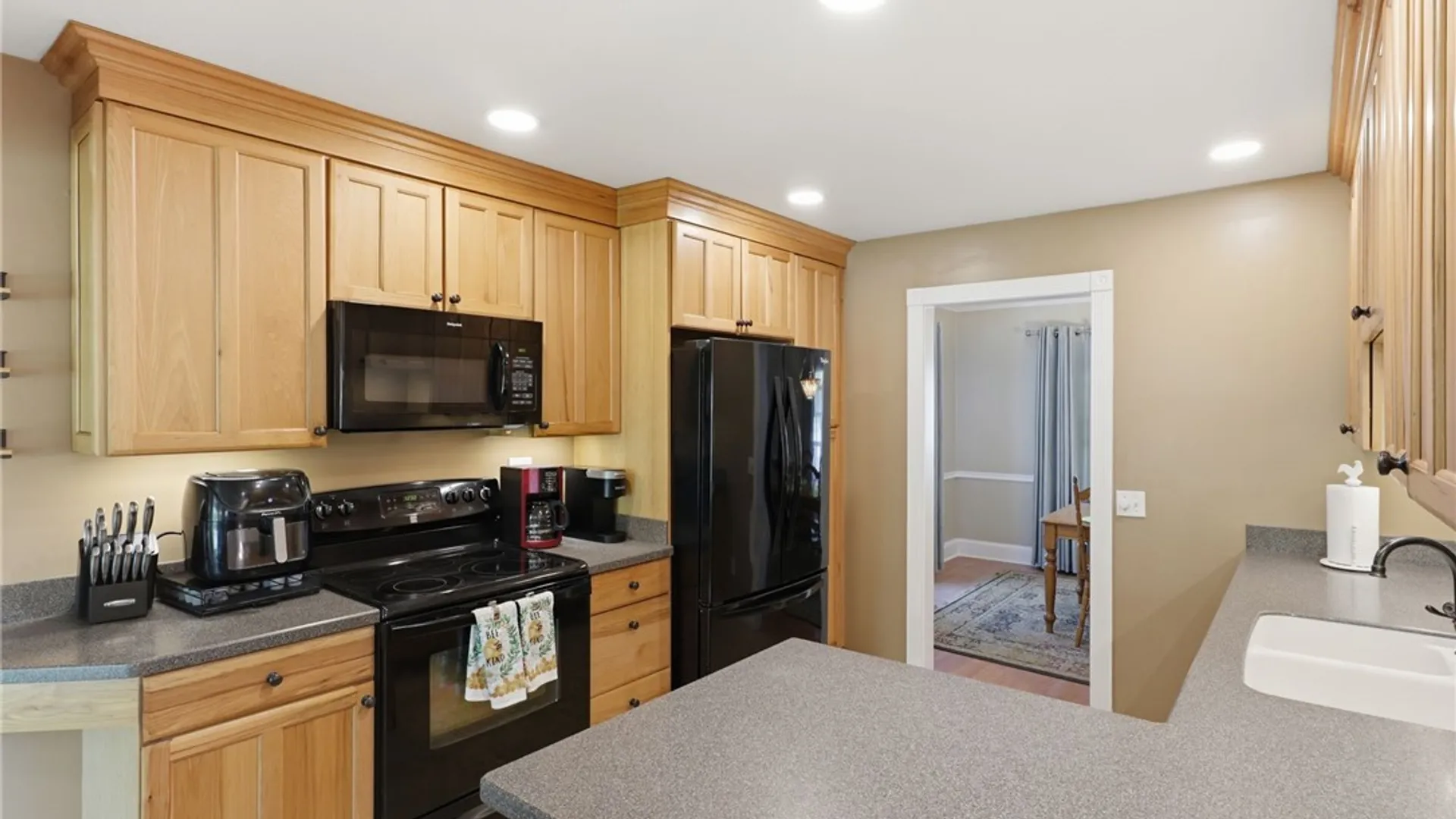 Property at 451 Ridge Road, Webster, NY 14580 15