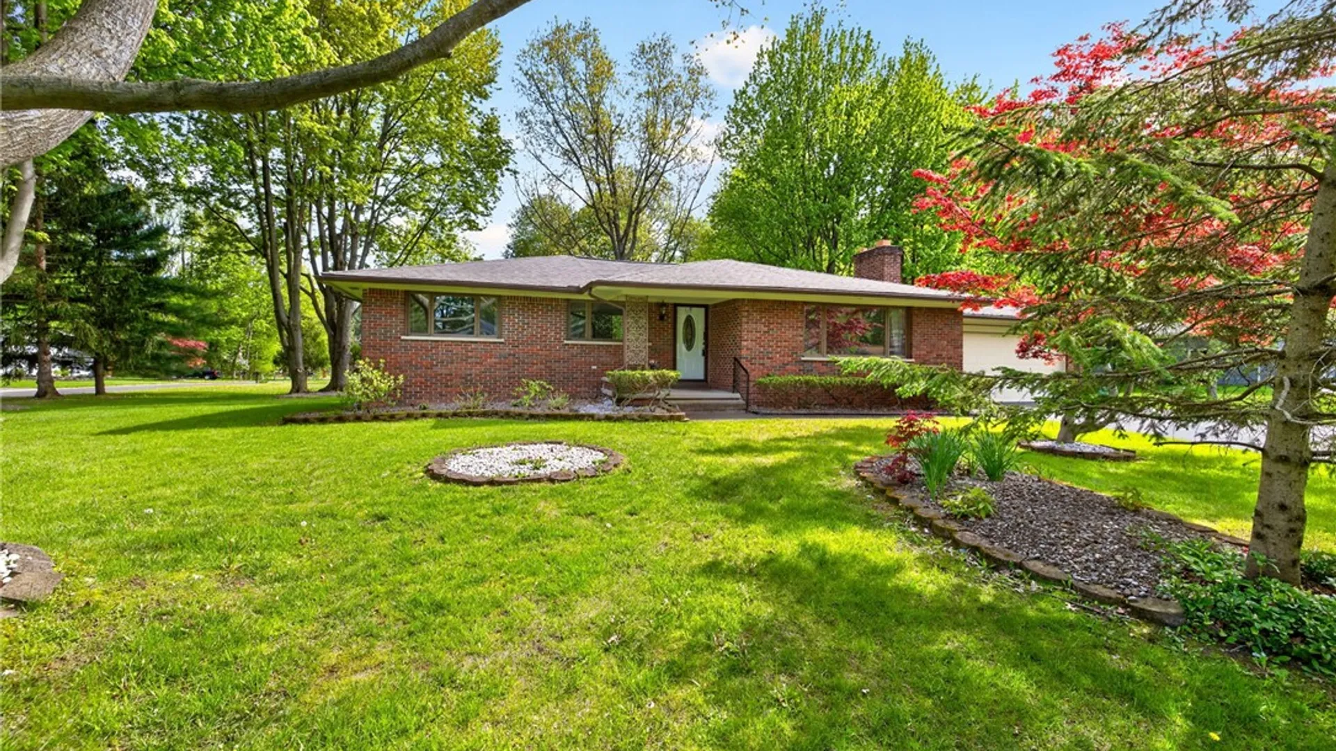 Property at 805 John Glenn Boulevard, Webster, NY 14580 19