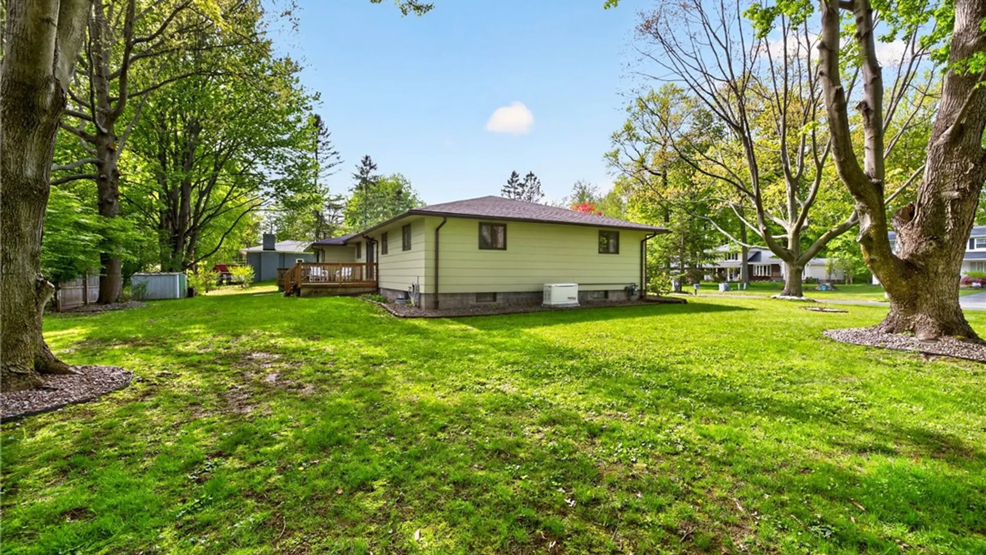 Property at 805 John Glenn Boulevard, Webster, NY 14580 23