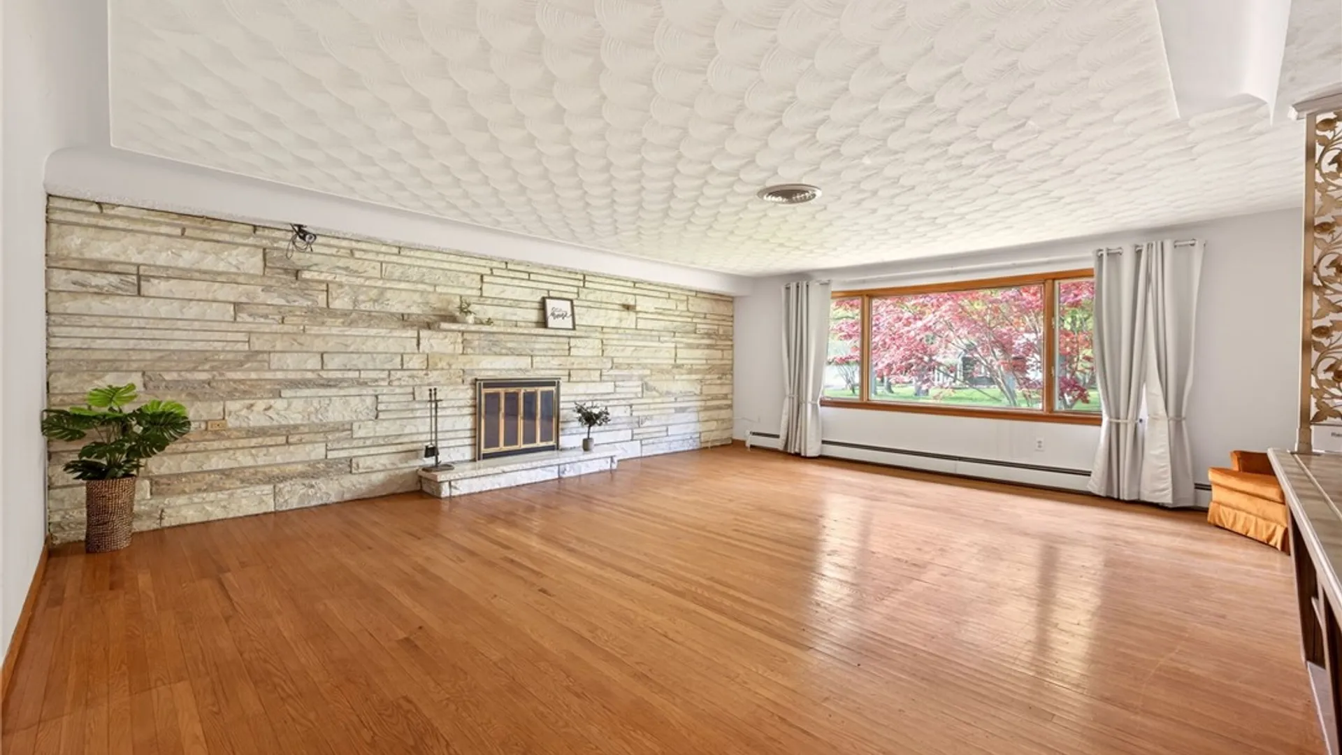 Property at 805 John Glenn Boulevard, Webster, NY 14580 6