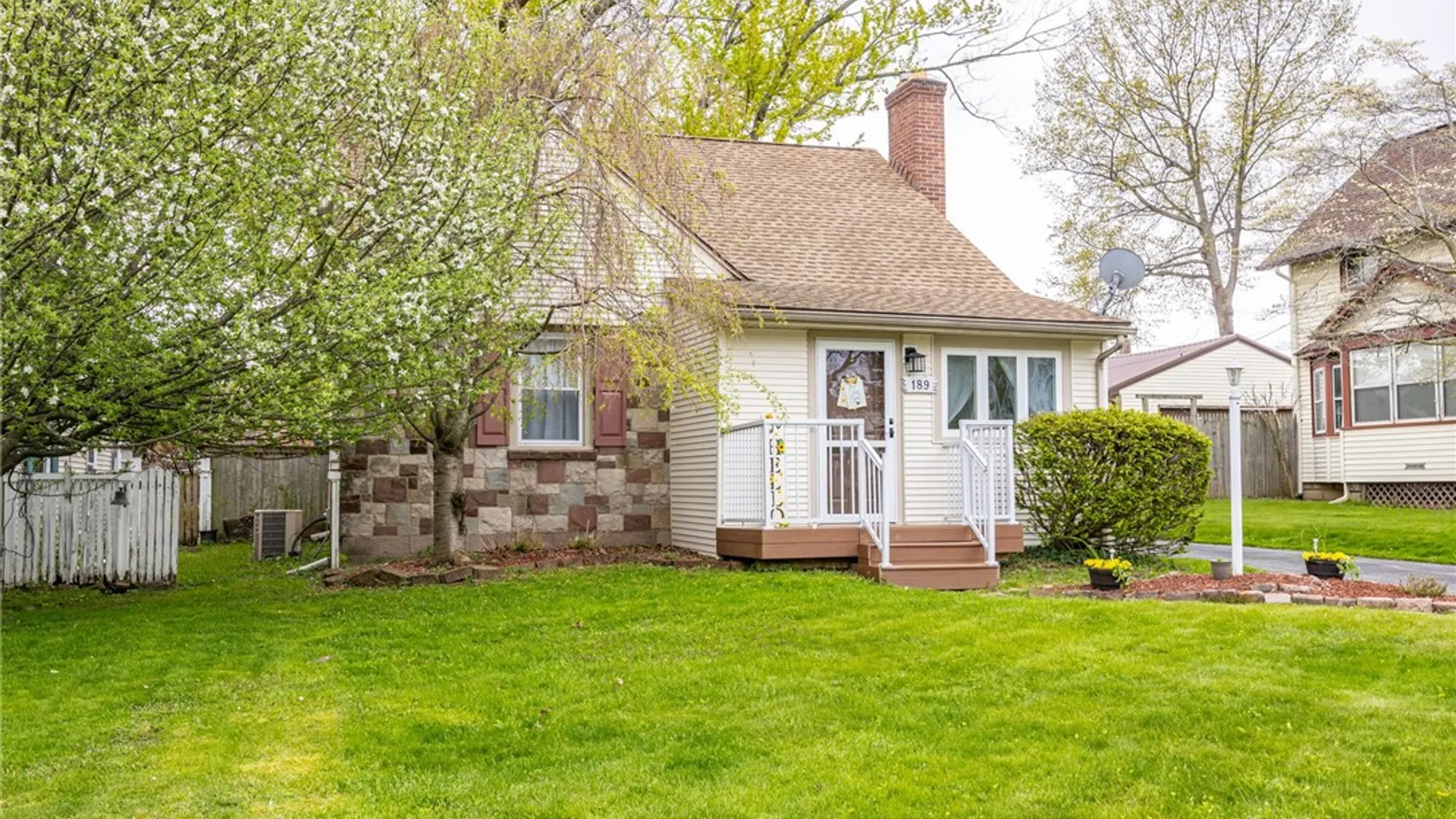 Property at 189 Cinnabar Road, Irondequoit, NY 14617 2