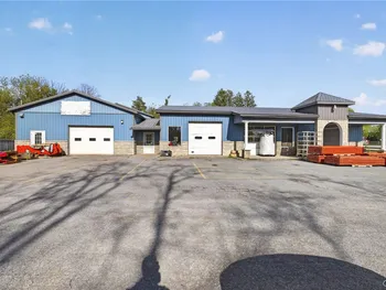 Property at 8 State Route 31, Elbridge, NY 13080