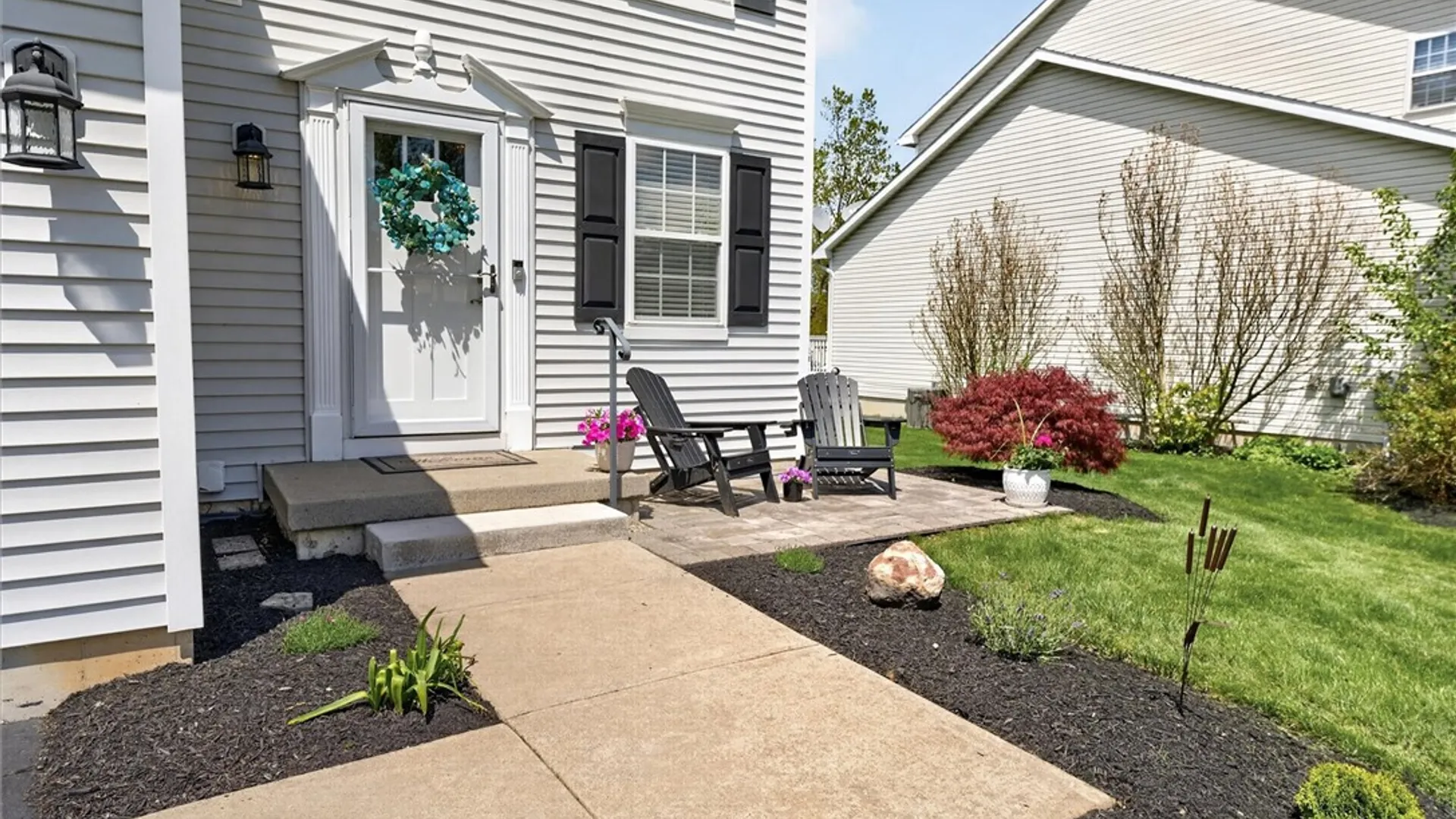 Property at 865 Surrey Hill Way, Henrietta, NY 14623 3
