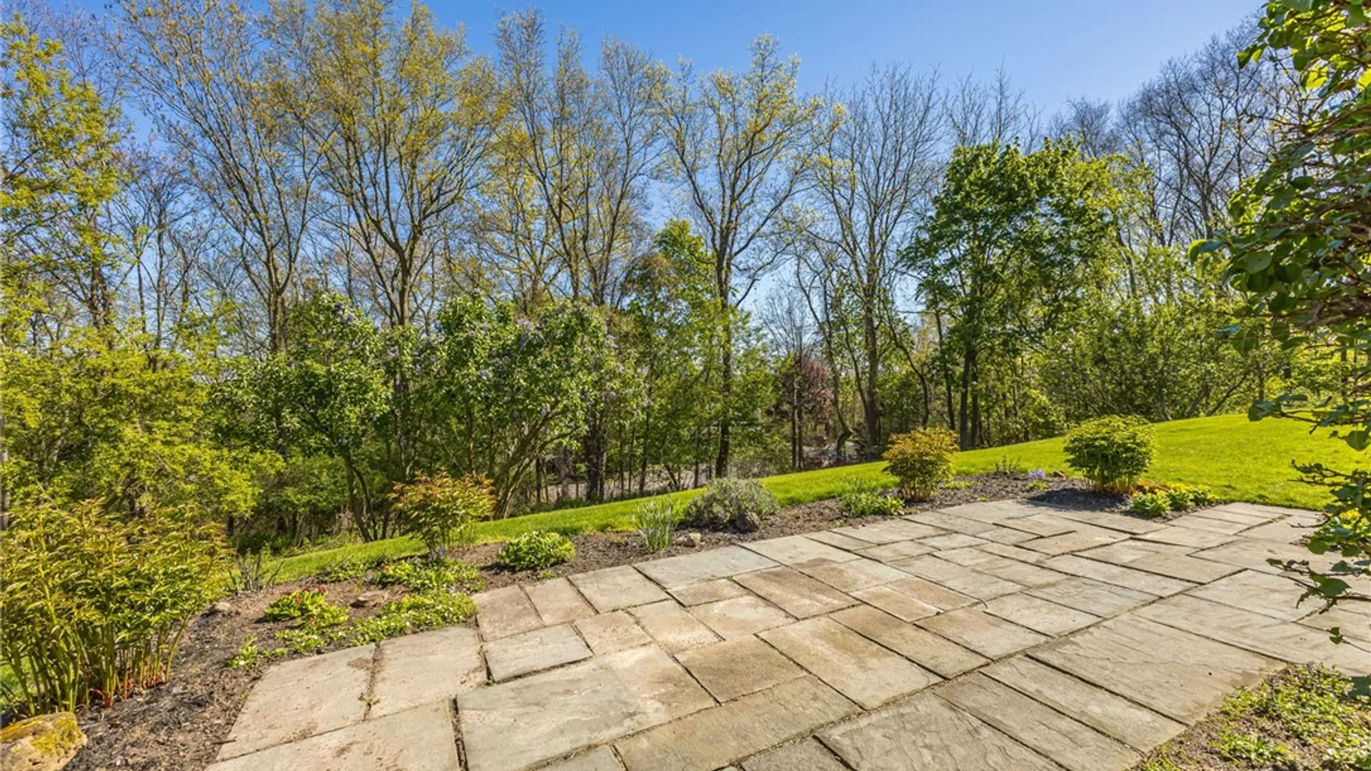 Property at 12 Mountain Rise, Perinton, NY 14450 36