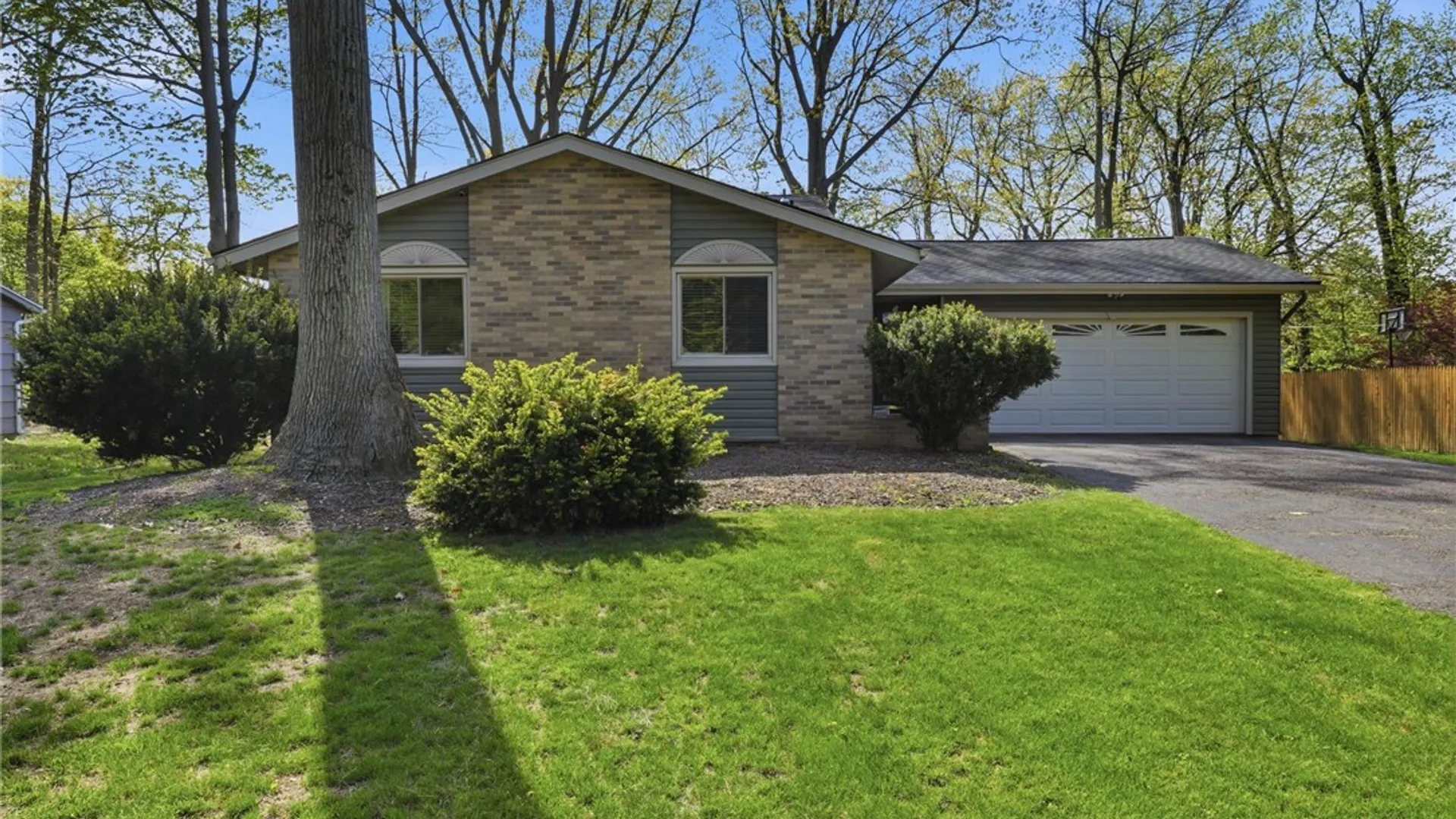 Property at 506 True Hickory Dr, Greece, NY 14615 28