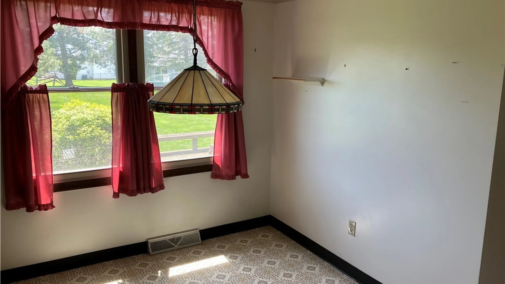 Property at 10 Pheasant Run Lane, Lancaster, NY 14086 11