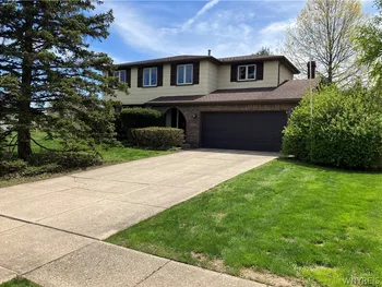 Property at 10 Pheasant Run Lane, Lancaster, NY 14086