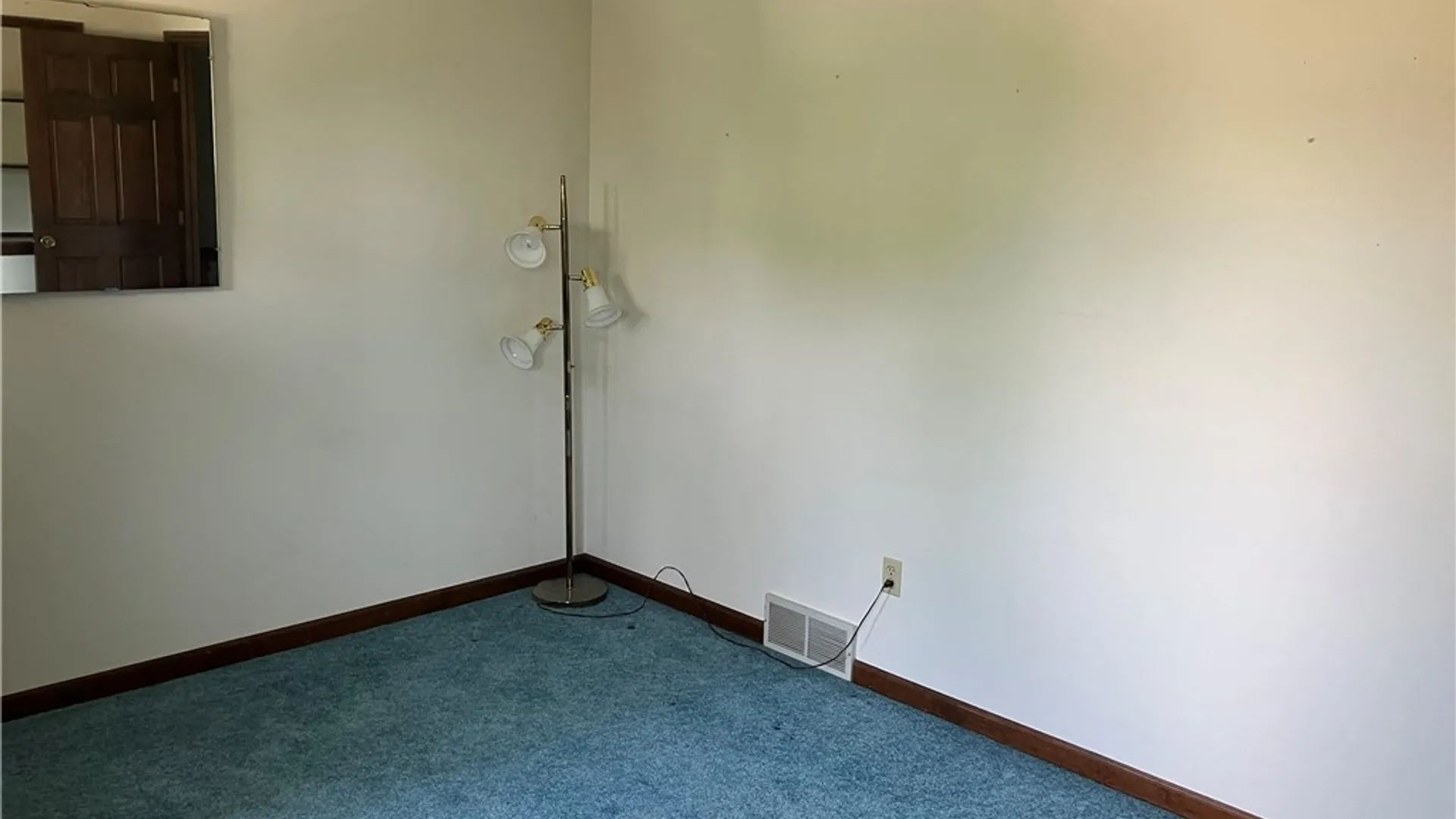 Property at 10 Pheasant Run Lane, Lancaster, NY 14086 24