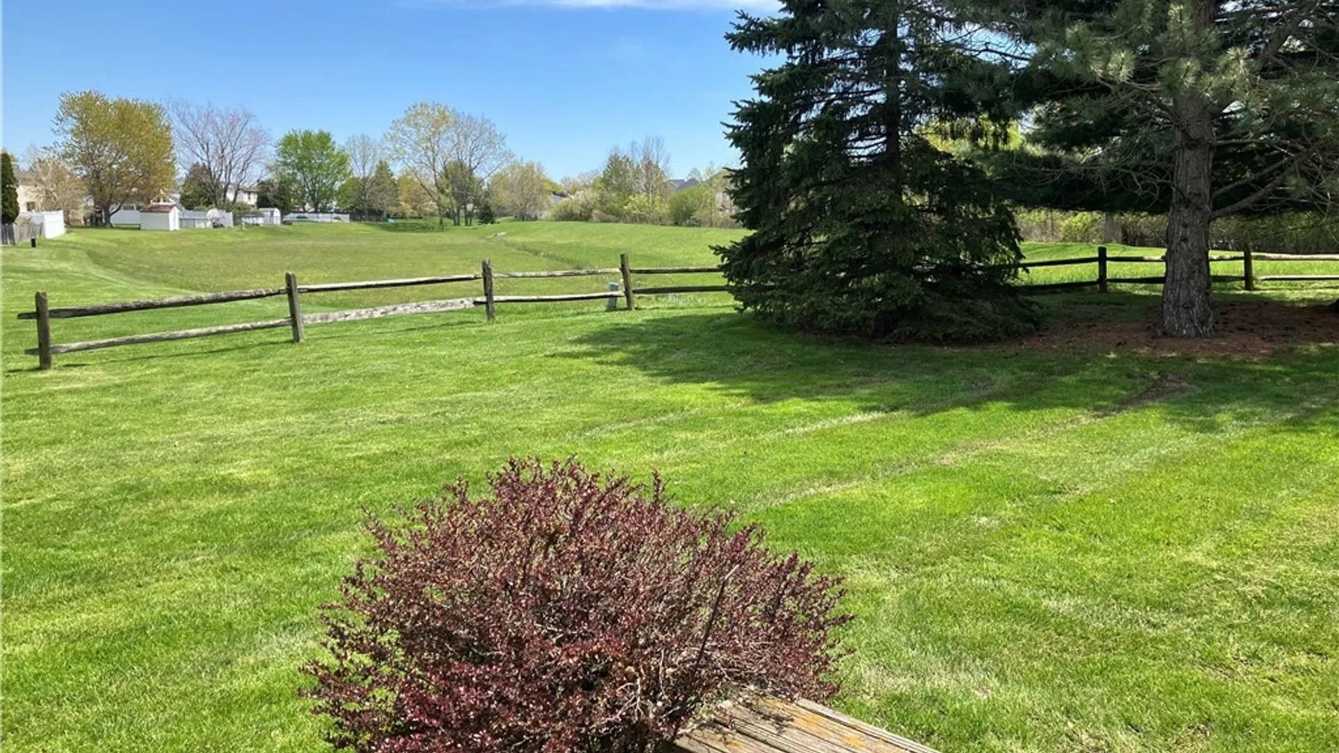 Property at 10 Pheasant Run Lane, Lancaster, NY 14086 28