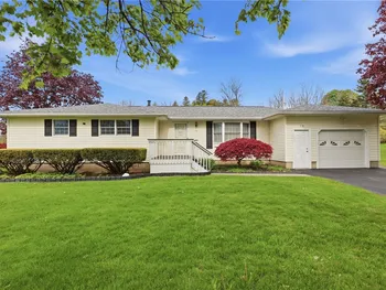 10 Fox Chapel Road, Henrietta, NY 14534
