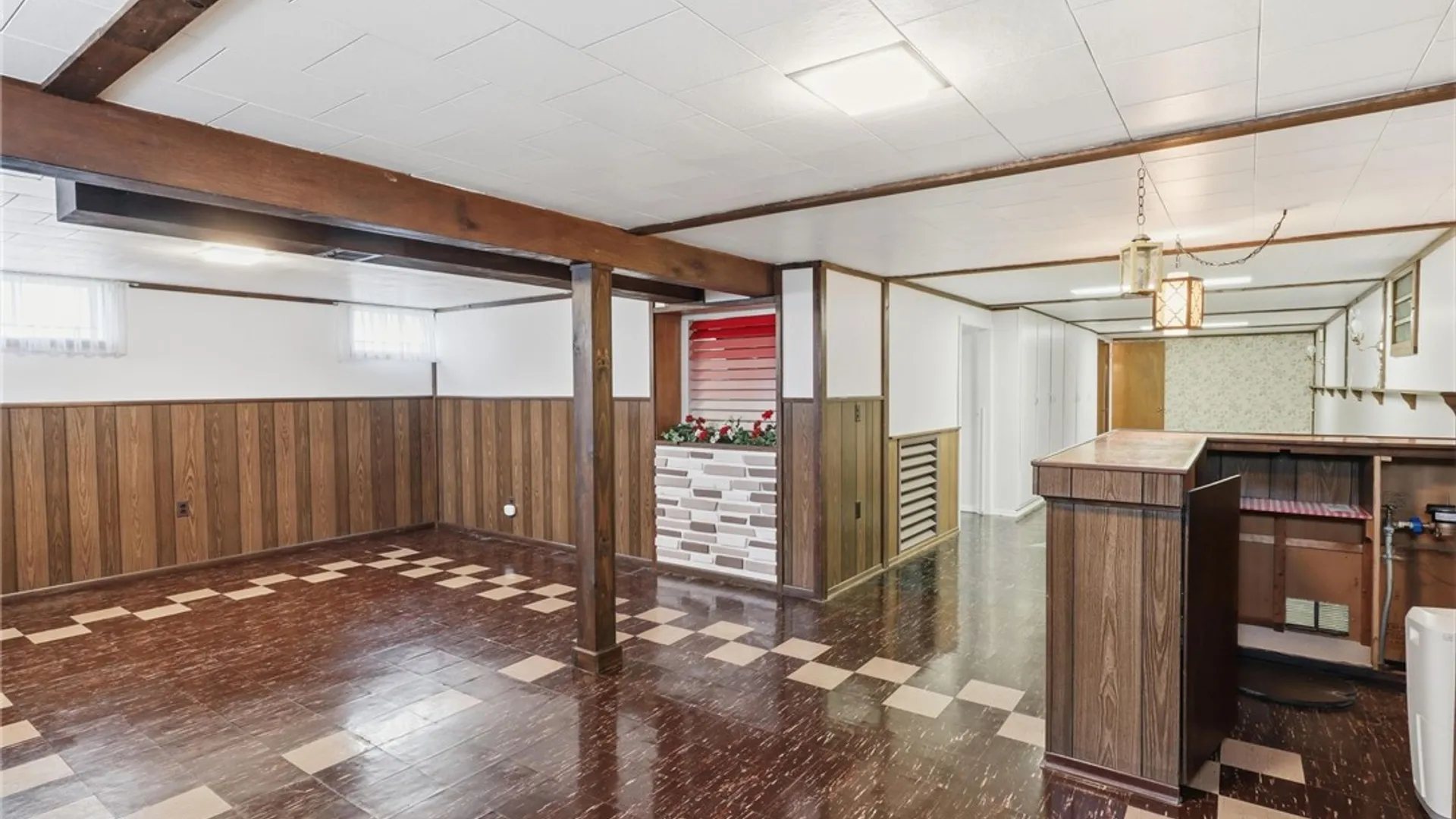 Property at 10 Fox Chapel Road, Henrietta, NY 14534 29
