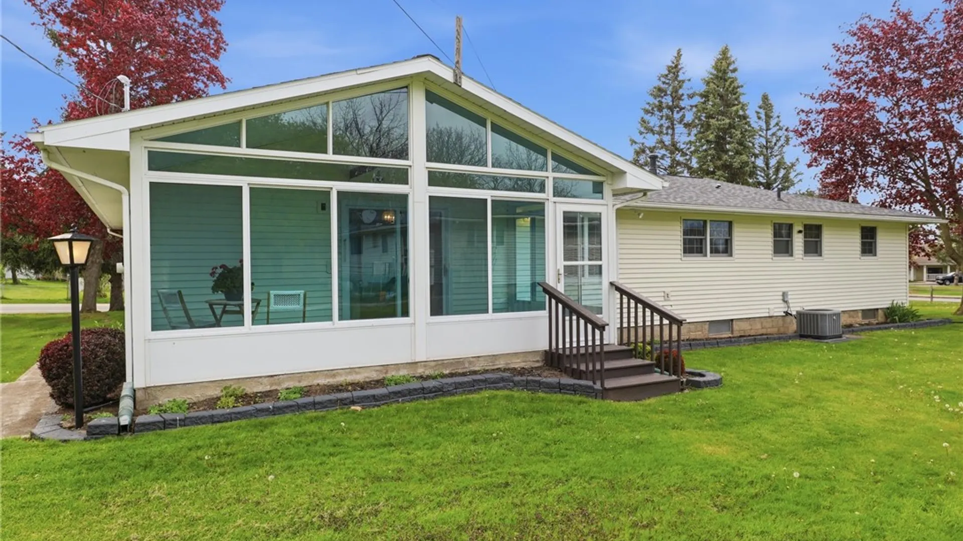 Property at 10 Fox Chapel Road, Henrietta, NY 14534 33
