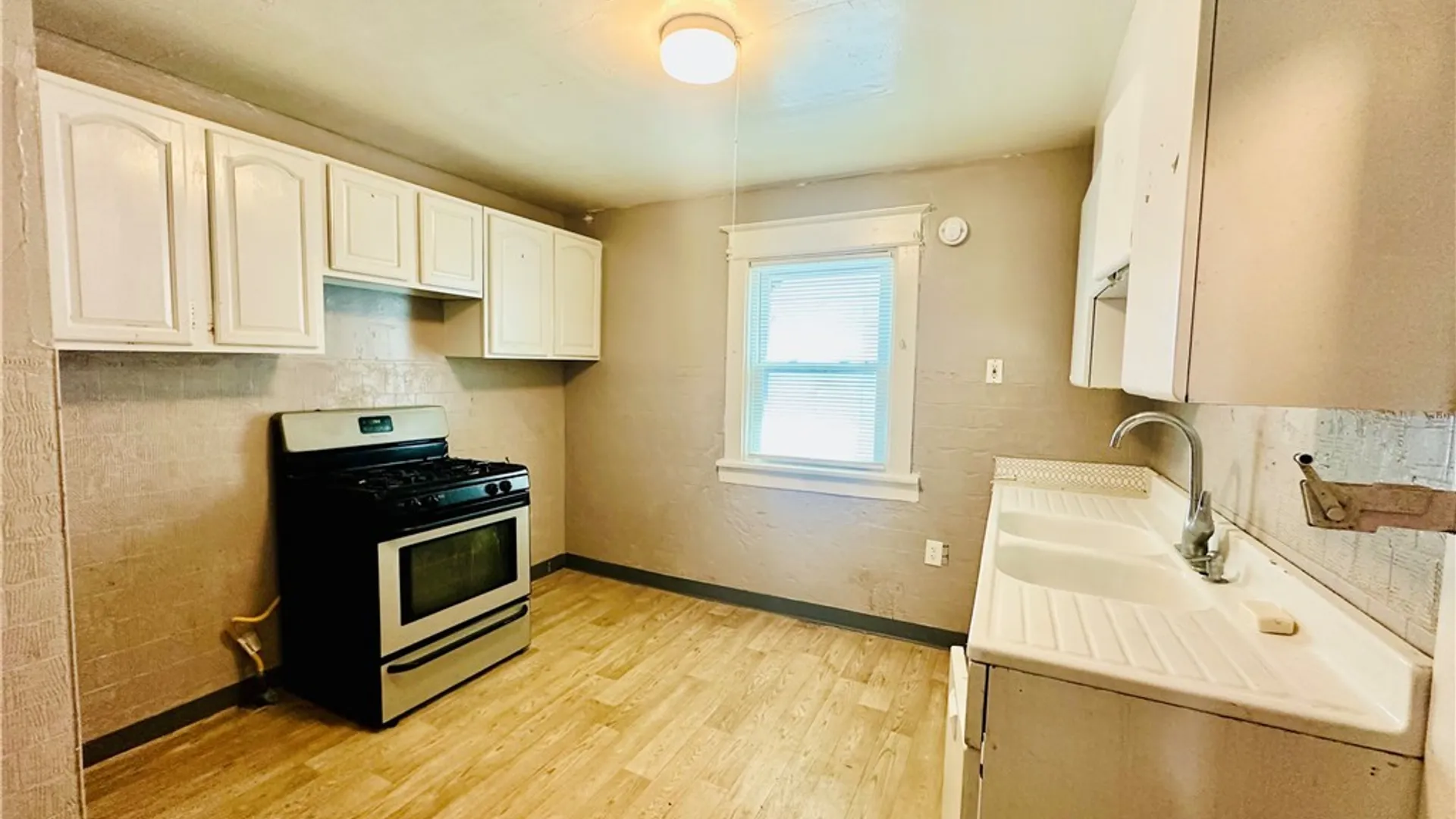 Property at 129 Clarence Avenue, Buffalo, NY 14215 10
