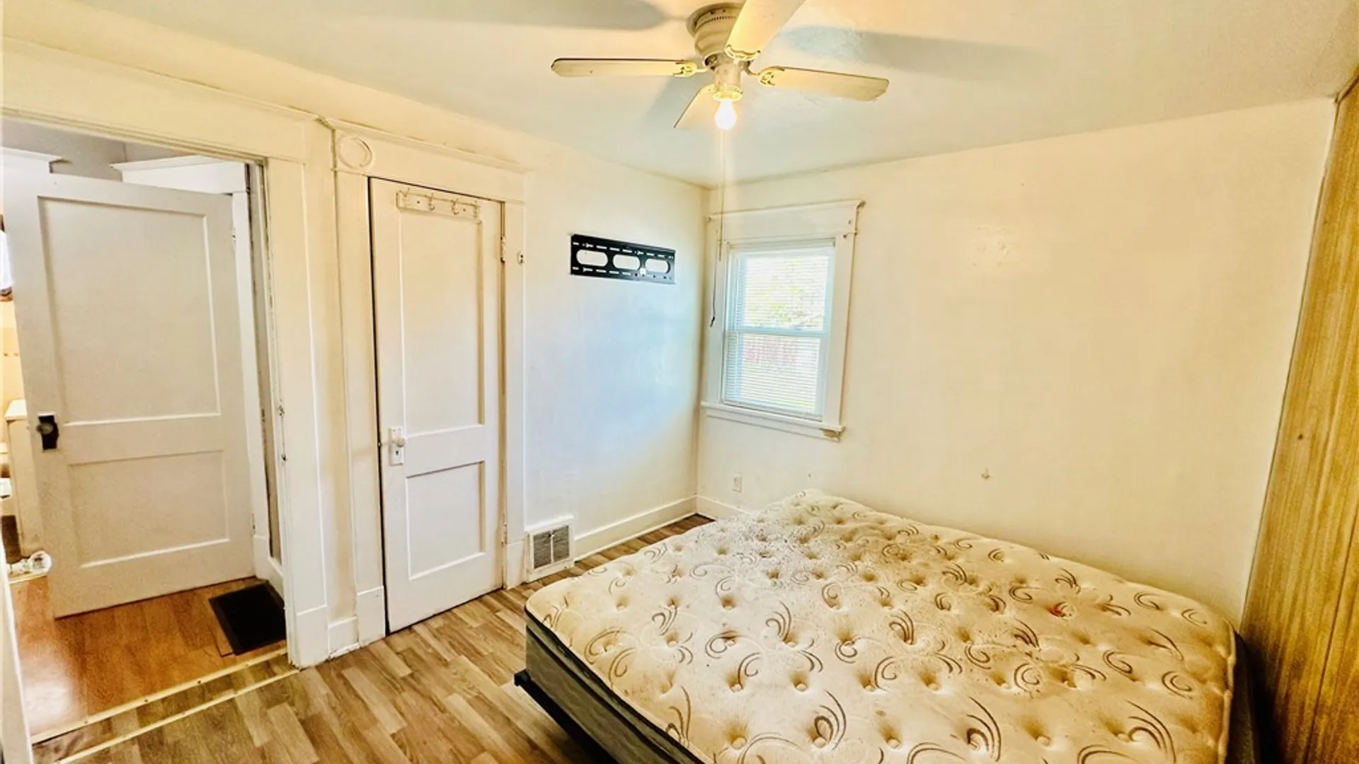 Property at 129 Clarence Avenue, Buffalo, NY 14215 19