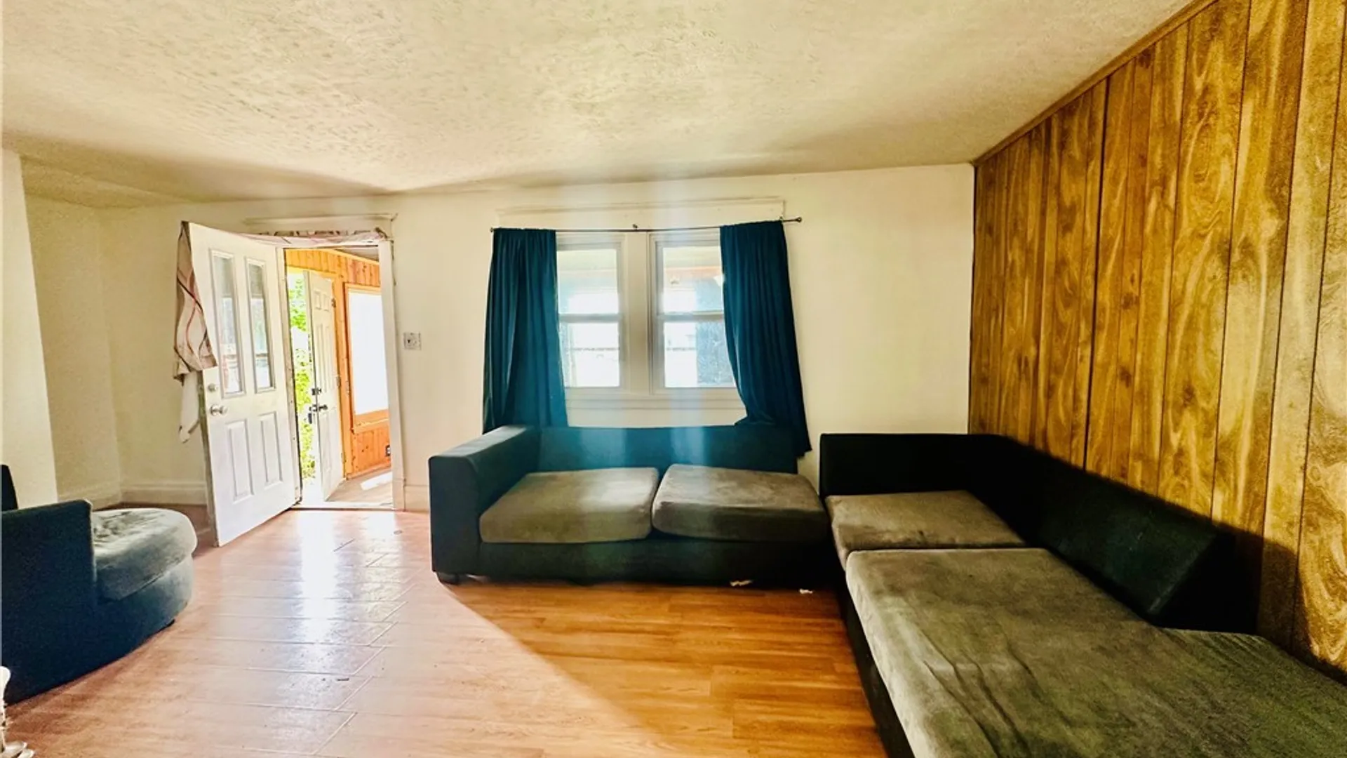 Property at 129 Clarence Avenue, Buffalo, NY 14215 5