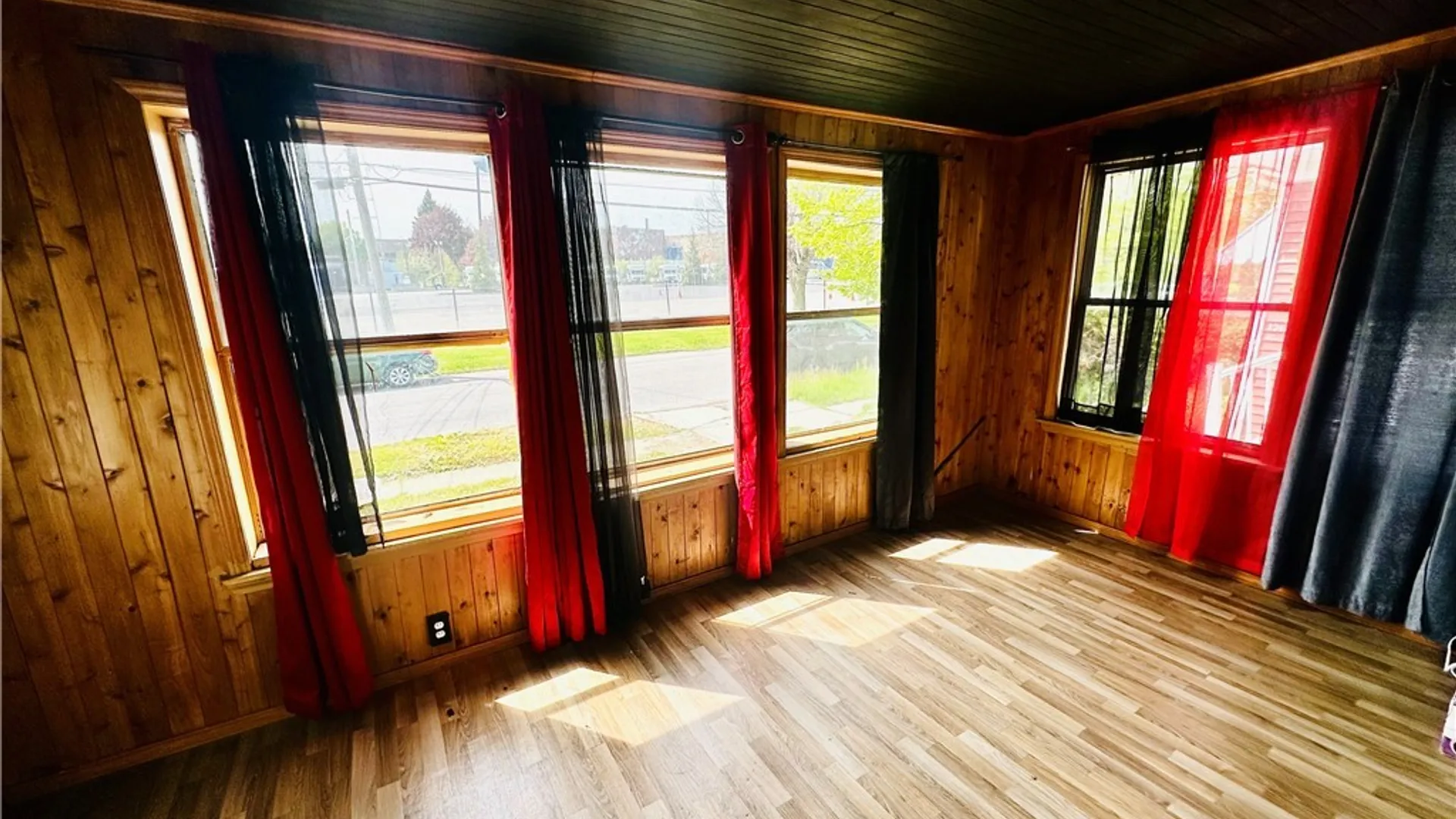 Property at 129 Clarence Avenue, Buffalo, NY 14215 8