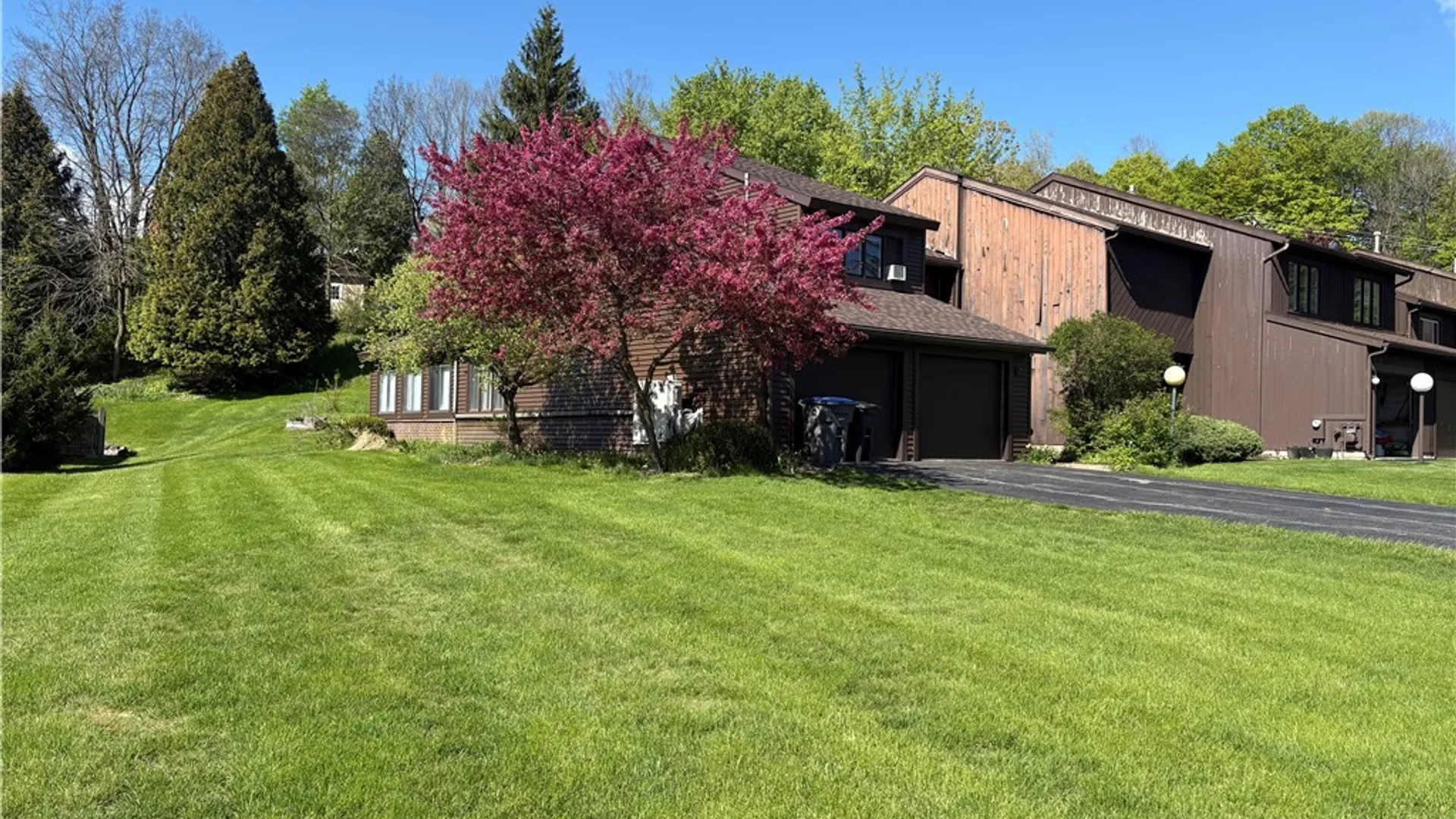 Property at 7 Jarvis Drive, Manlius, NY 13104 4
