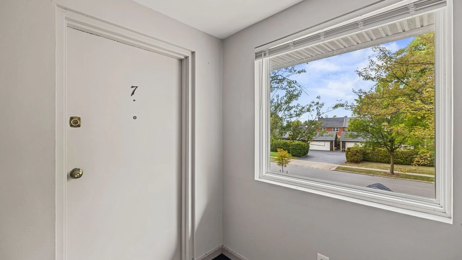 Property at 179 Old Lyme Drive, Amherst, NY 14221 9