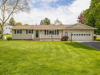 Property at 4 Dahlia Drive, Perinton, NY 14450