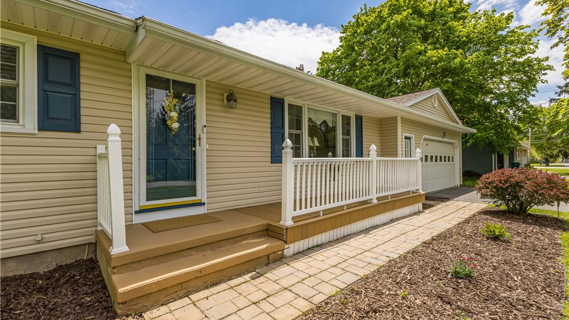 Property at 4 Dahlia Drive, Perinton, NY 14450 2