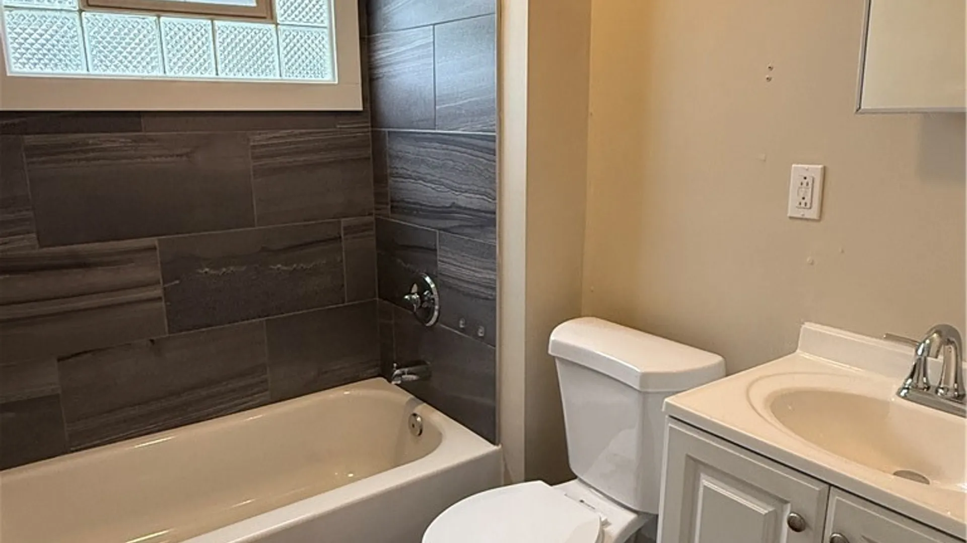 Property at 429 Lisbon Avenue, Buffalo, NY 14215 4