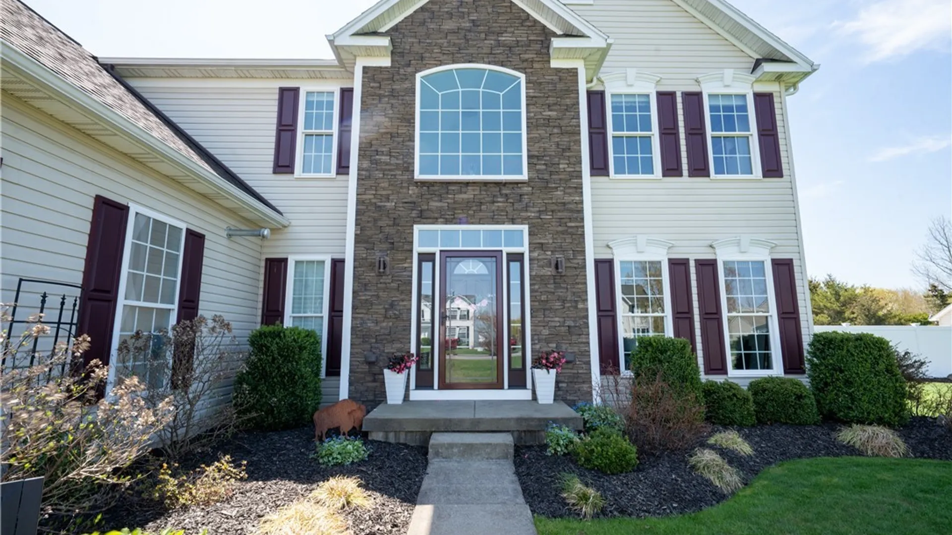 Property at 6900 Amanda Lane, Lockport Town, NY 14094 5