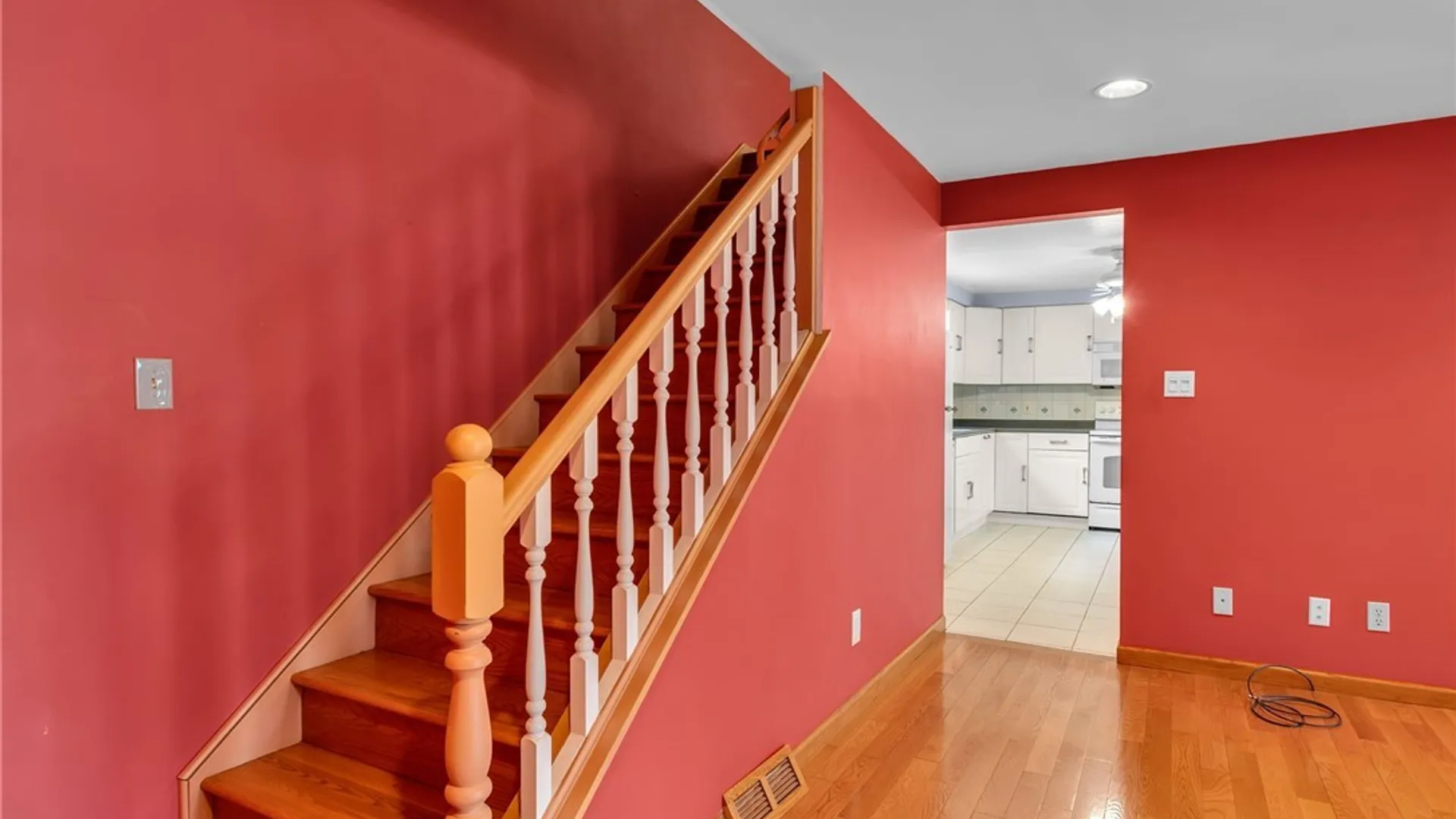 Property at 304 Vine Lane, Amherst, NY 14228 5