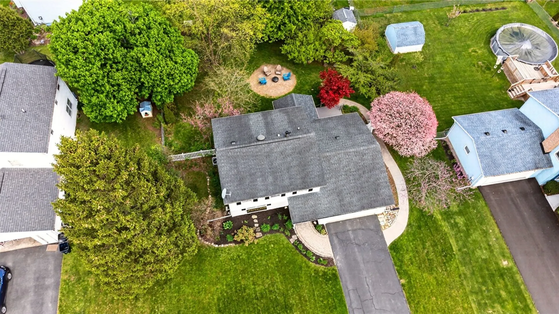 Property at 139 Heather Dale Cir Circle, Henrietta, NY 14467 38
