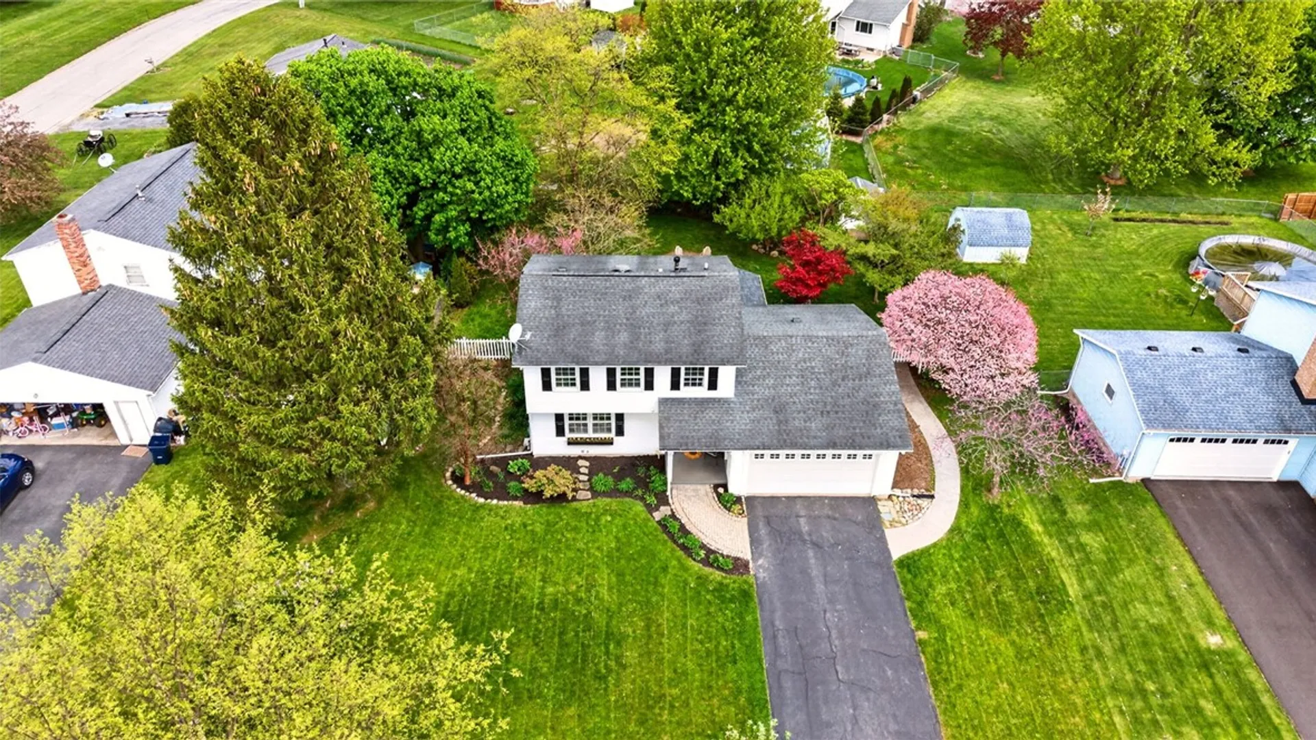Property at 139 Heather Dale Cir Circle, Henrietta, NY 14467 40
