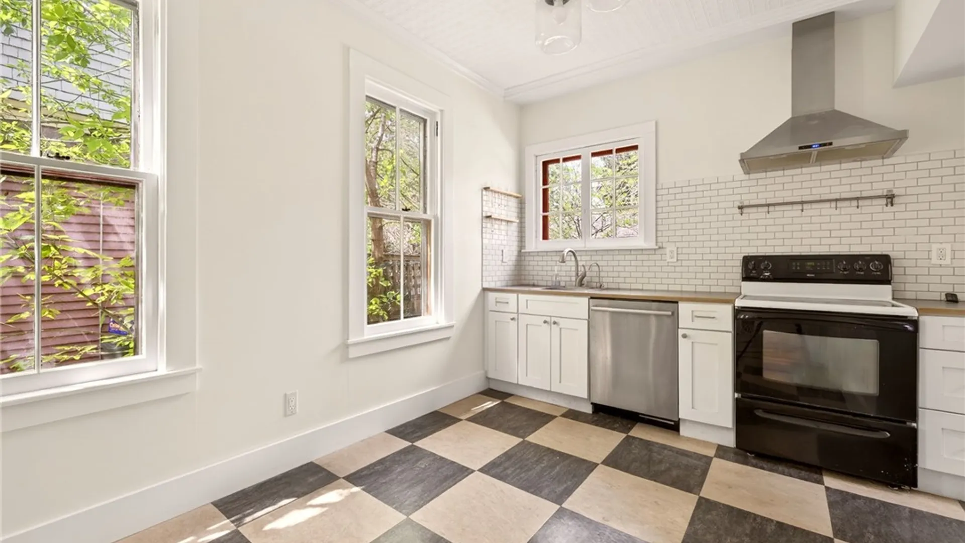 Property at 216 Linden St, Rochester, NY 14620 5