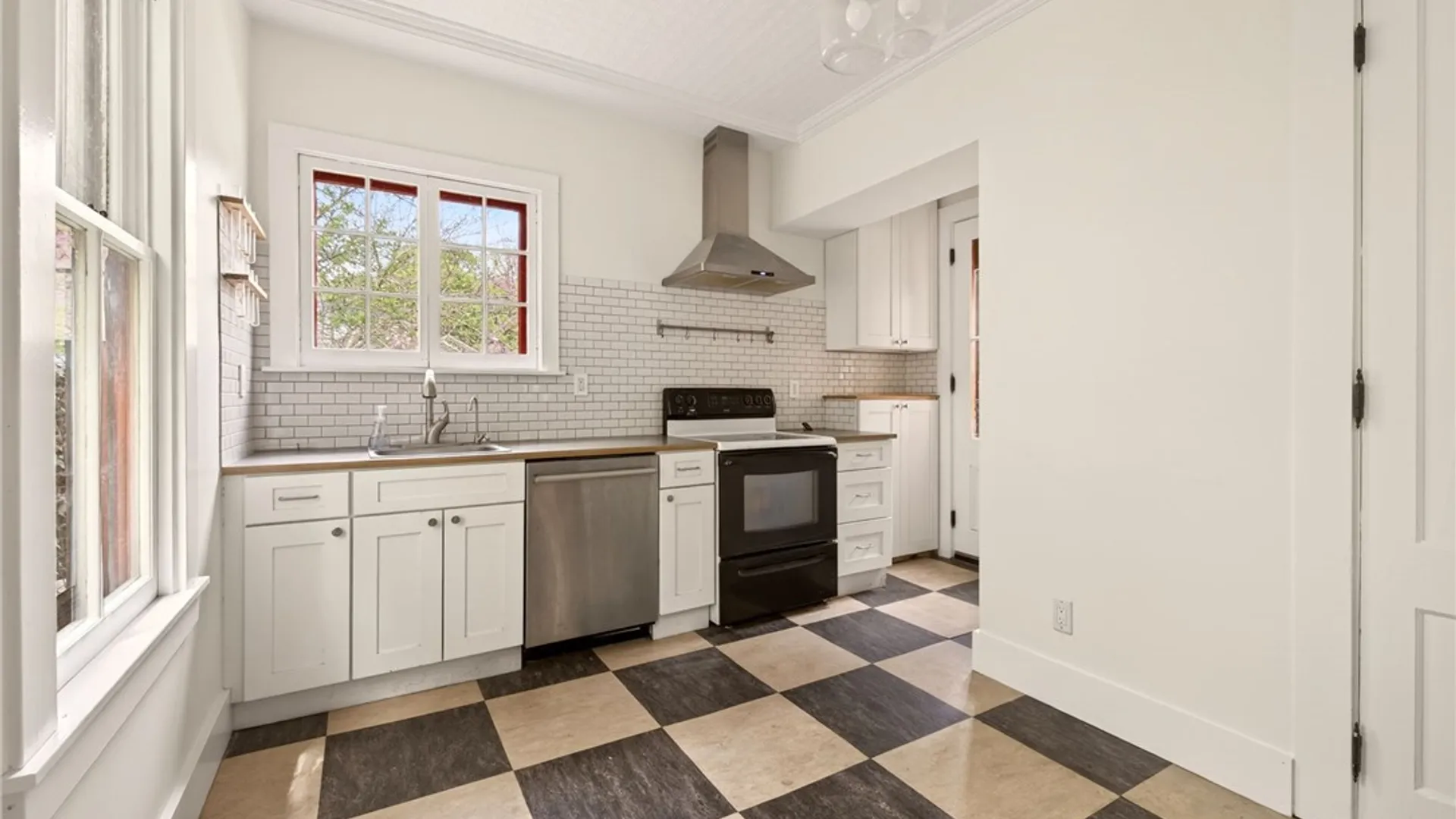 Property at 216 Linden St, Rochester, NY 14620 6