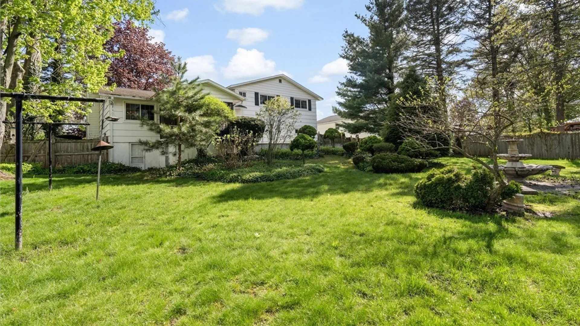 Property at 210 Colony Park Drive, Salina, NY 13088 44