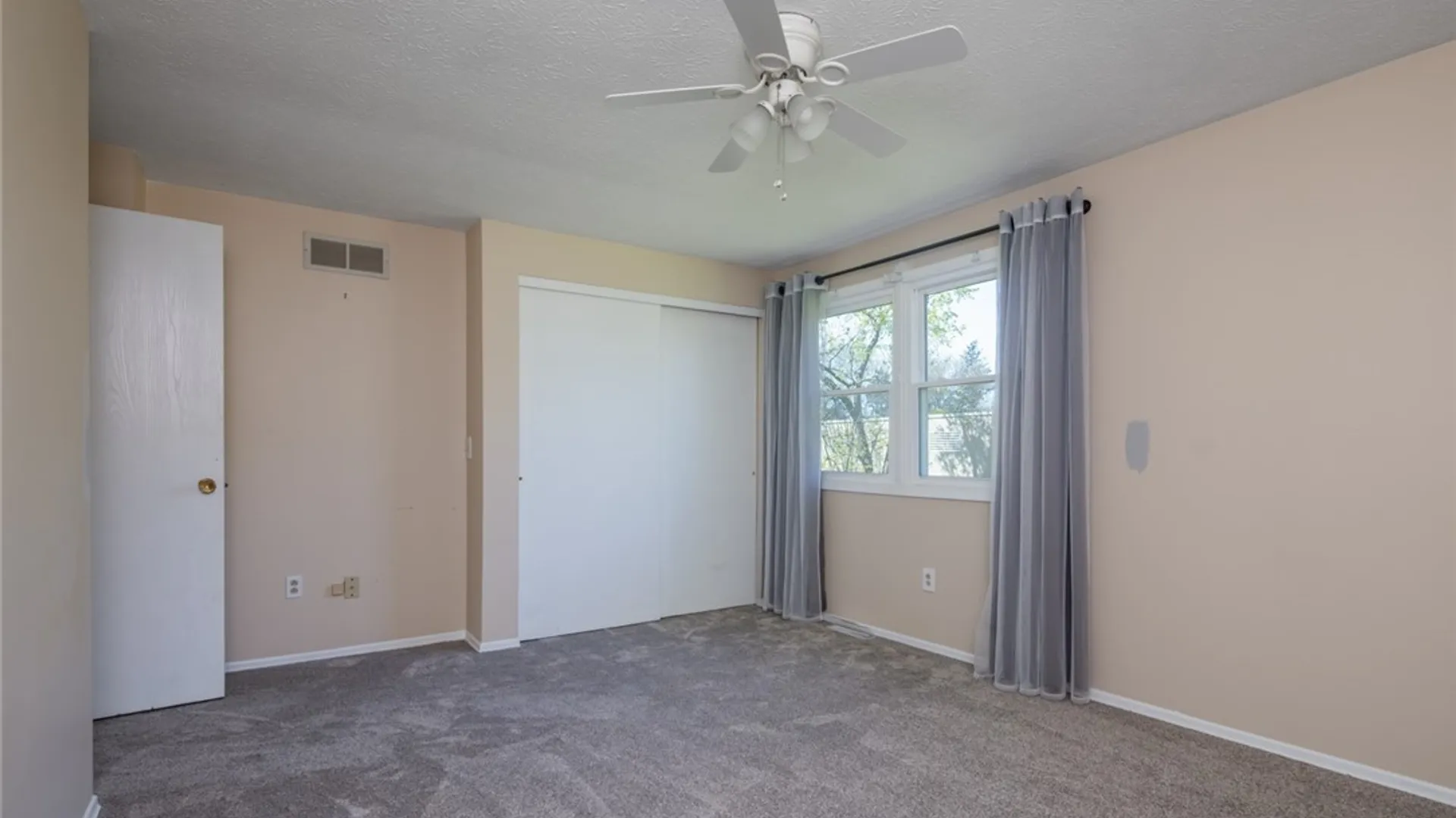 Property at 3 Southfield Drive, Webster, NY 14580 12