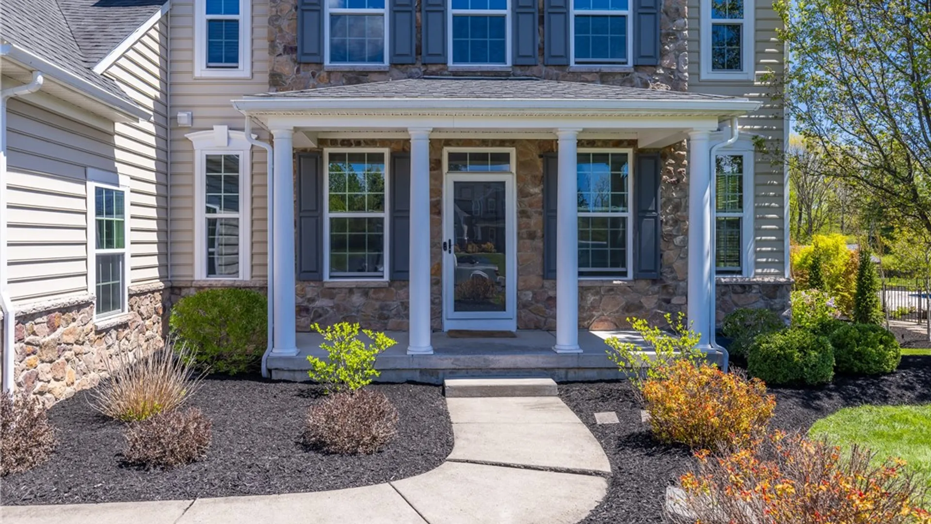 Property at 19 Whitley Court, Pittsford, NY 14534 2