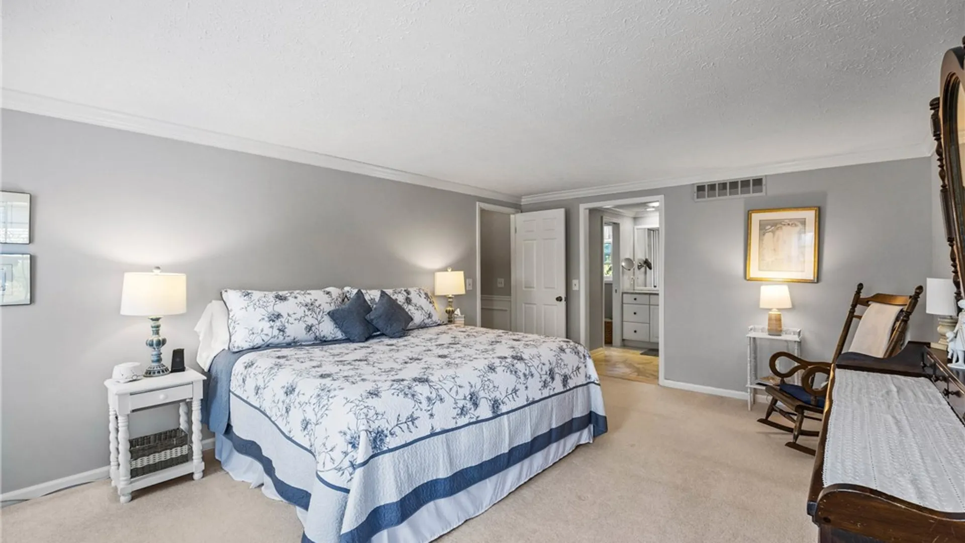 Property at 14 Summit Oaks, Pittsford, NY 14534 20