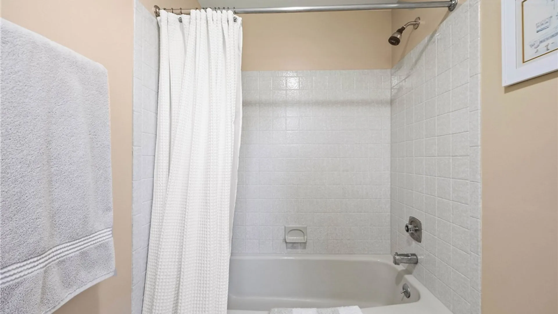 Property at 14 Summit Oaks, Pittsford, NY 14534 27