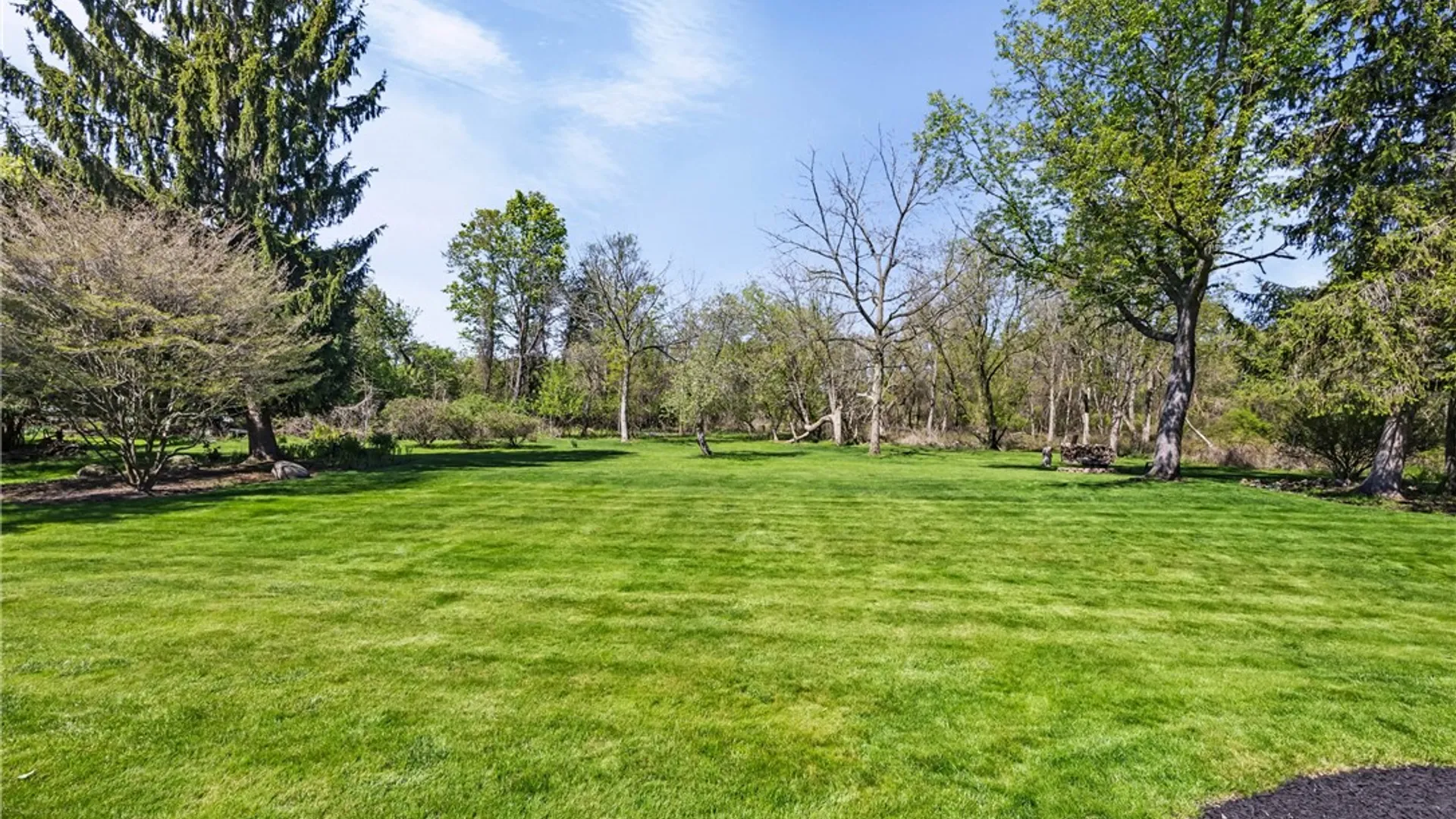 Property at 14 Summit Oaks, Pittsford, NY 14534 35