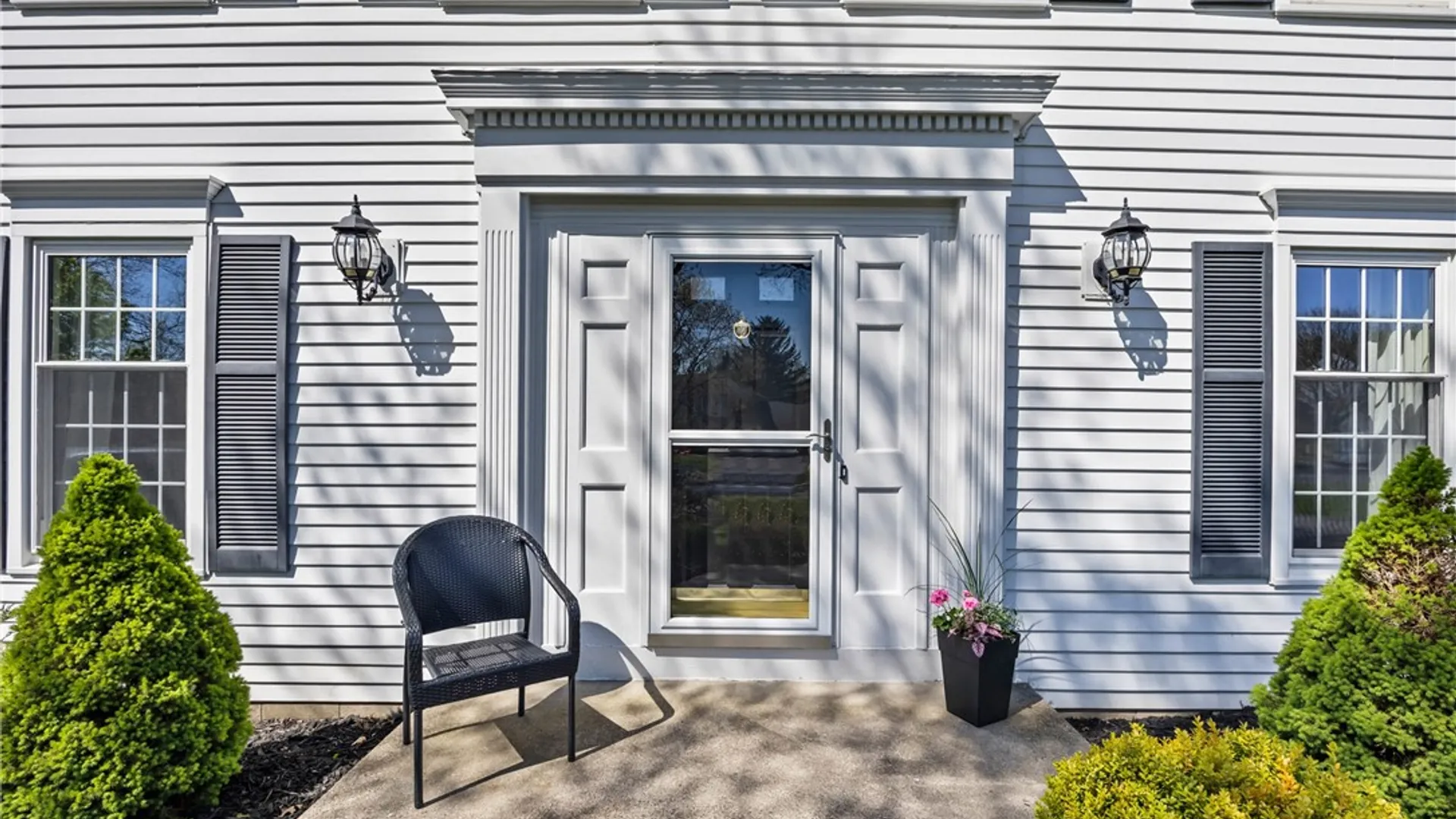 Property at 14 Summit Oaks, Pittsford, NY 14534 4