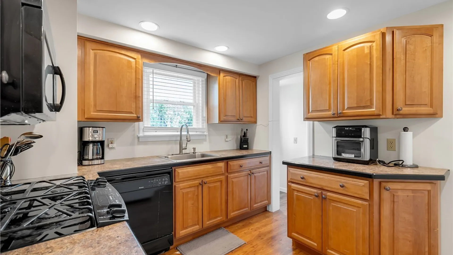 Property at 201 Lamont Drive, Amherst, NY 14226 12