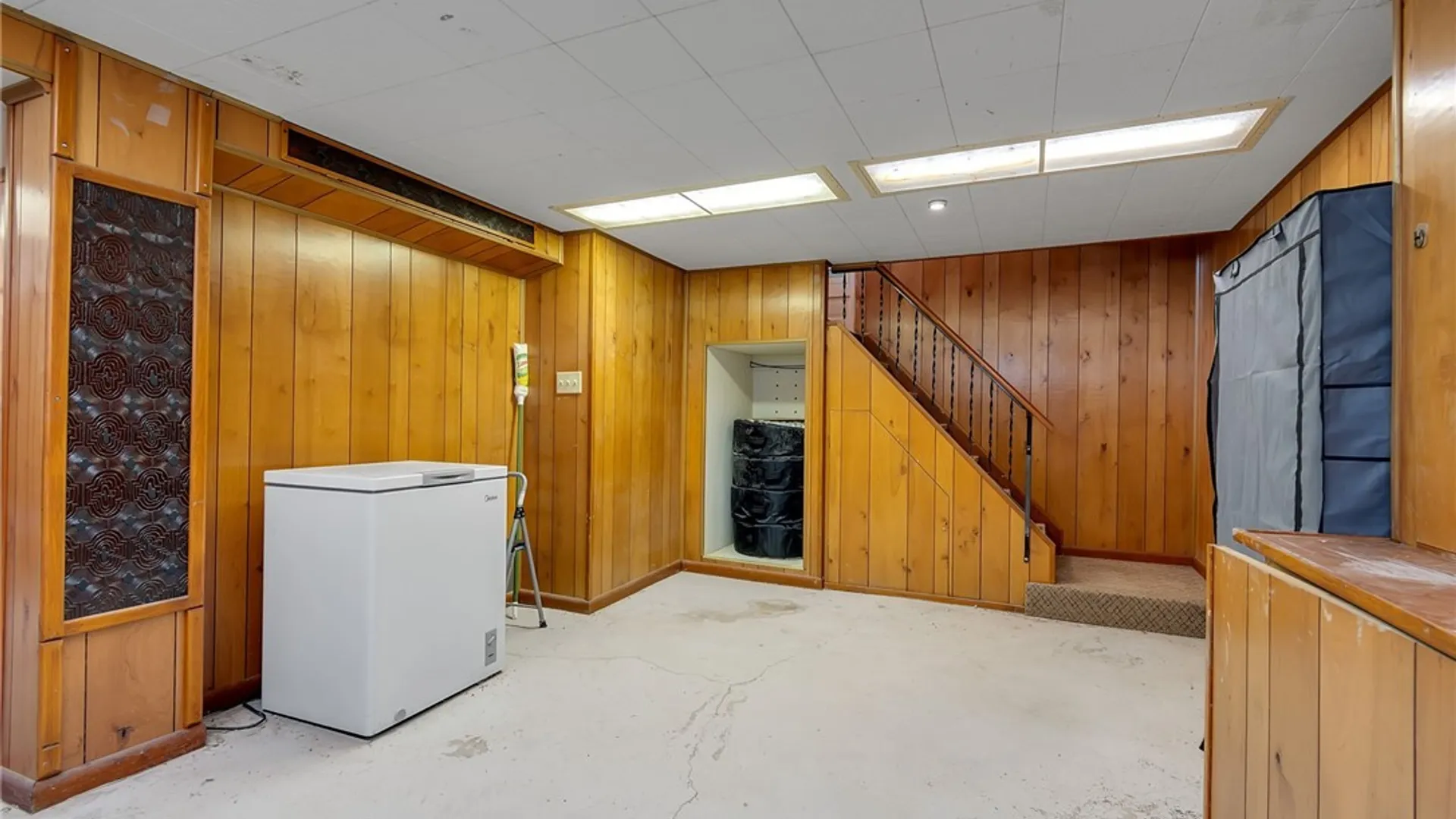 Property at 201 Lamont Drive, Amherst, NY 14226 30