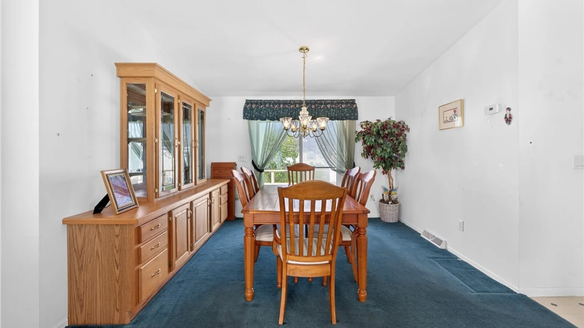 Property at 12 Waterwheel Circle, New Hartford, NY 13413 23