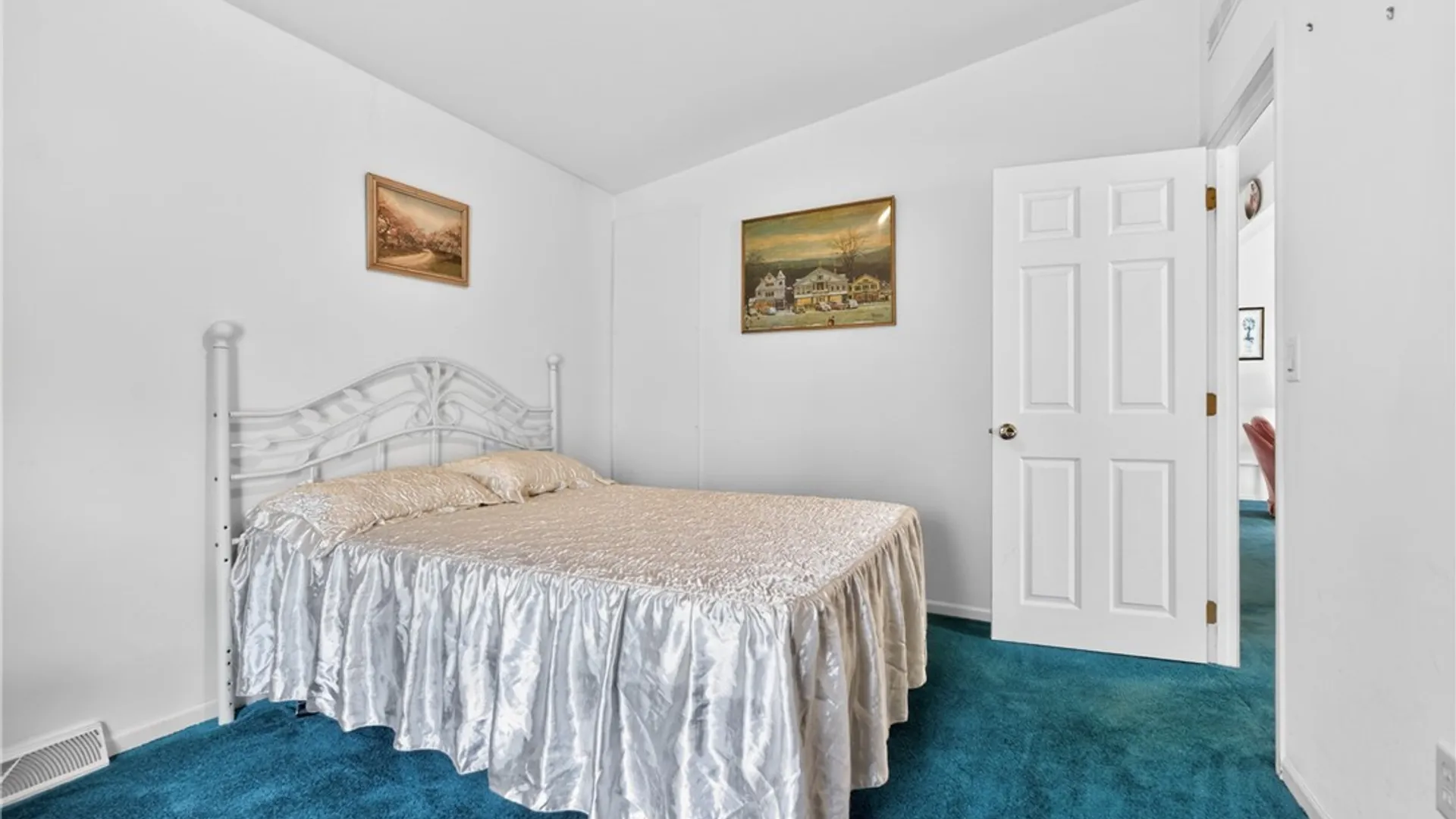 Property at 12 Waterwheel Circle, New Hartford, NY 13413 31