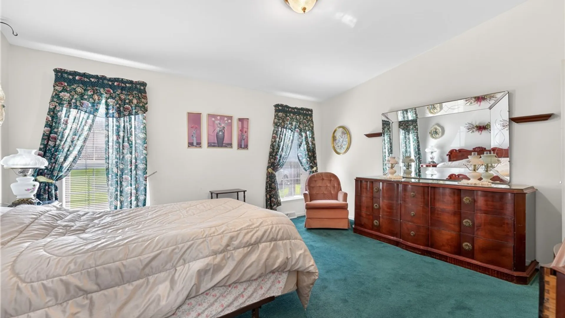 Property at 12 Waterwheel Circle, New Hartford, NY 13413 42