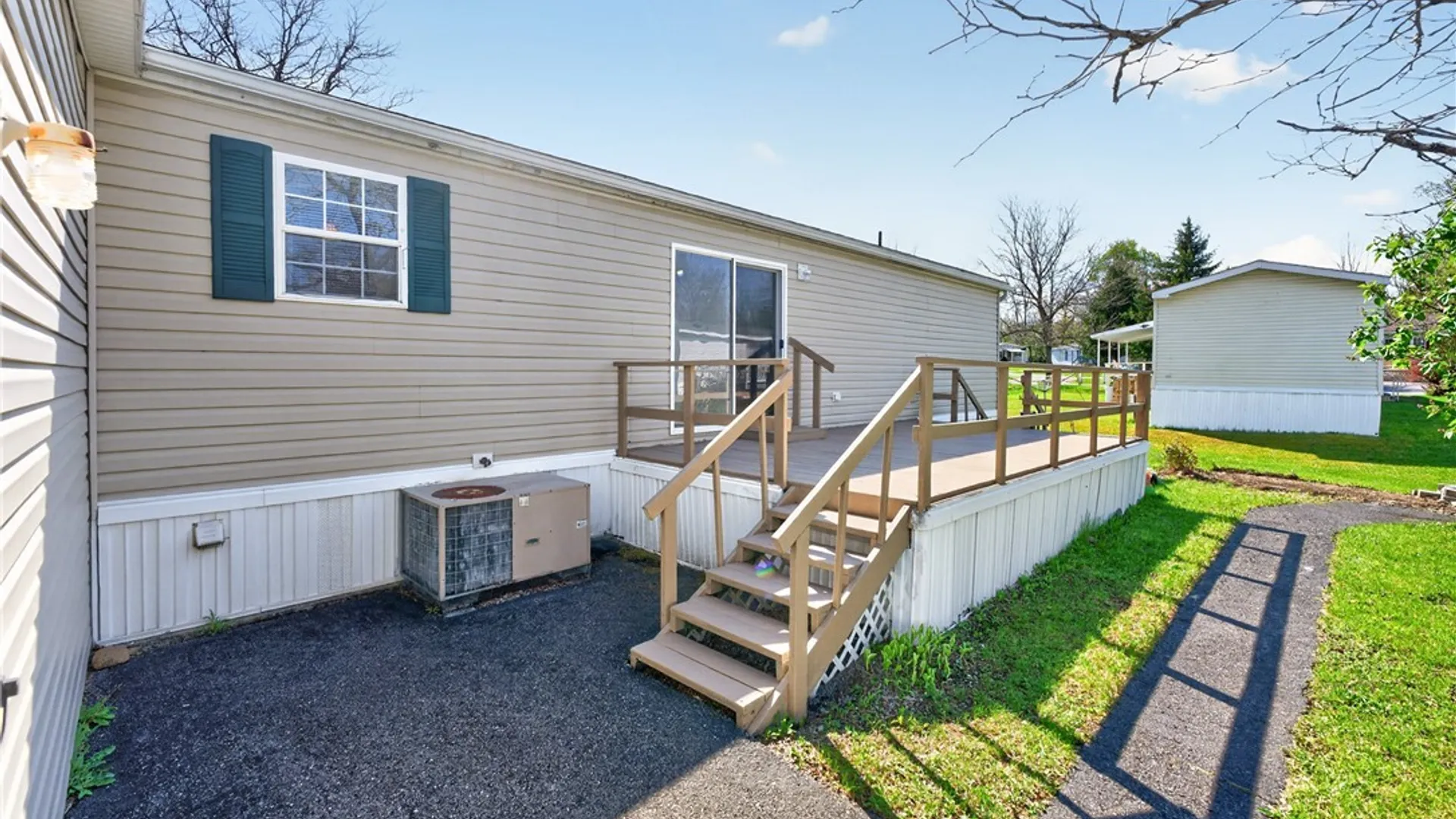 Property at 12 Waterwheel Circle, New Hartford, NY 13413 45