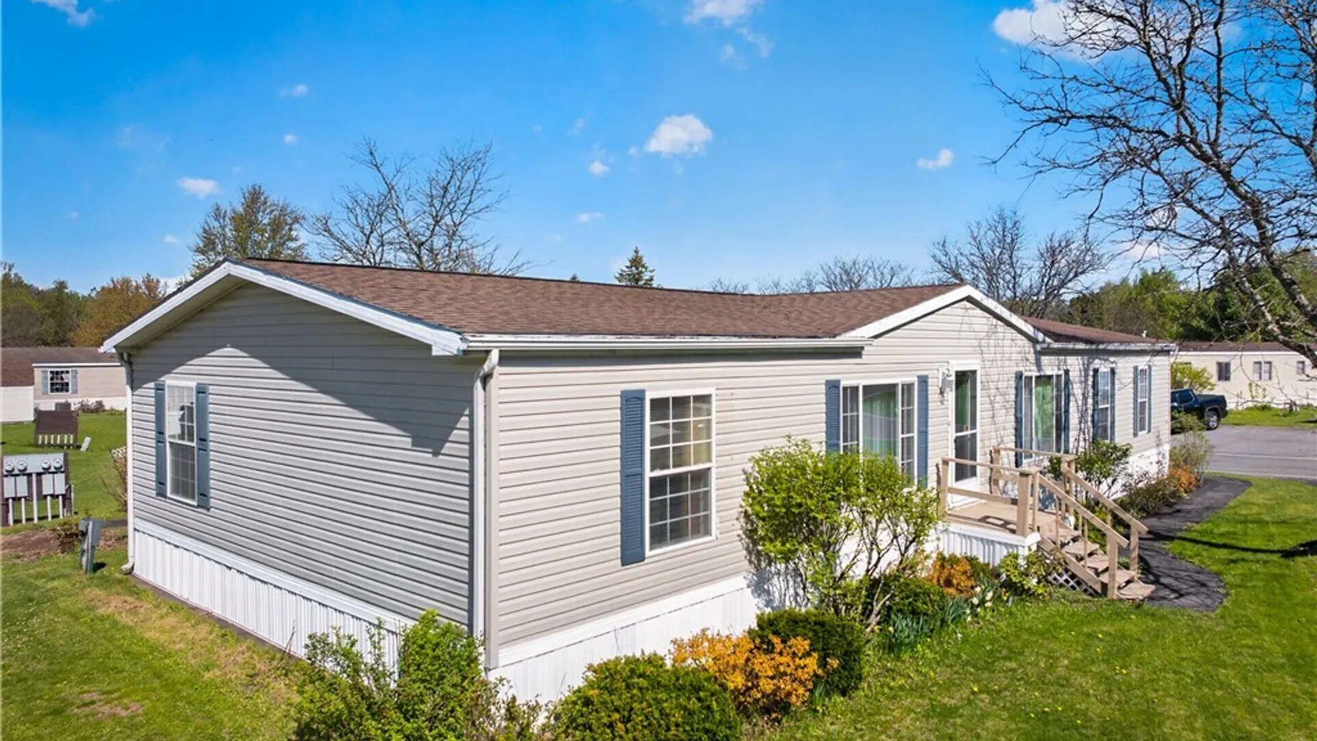 Property at 12 Waterwheel Circle, New Hartford, NY 13413 9