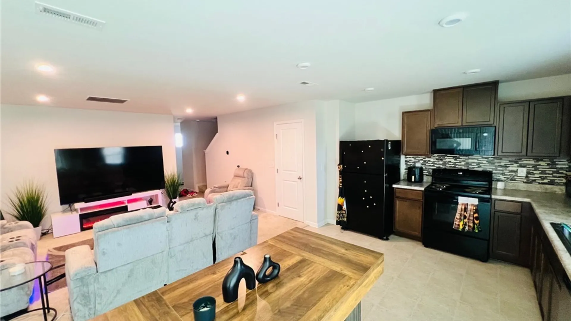 Property at 103 Grant Boulevard, West Seneca, NY 14218 5
