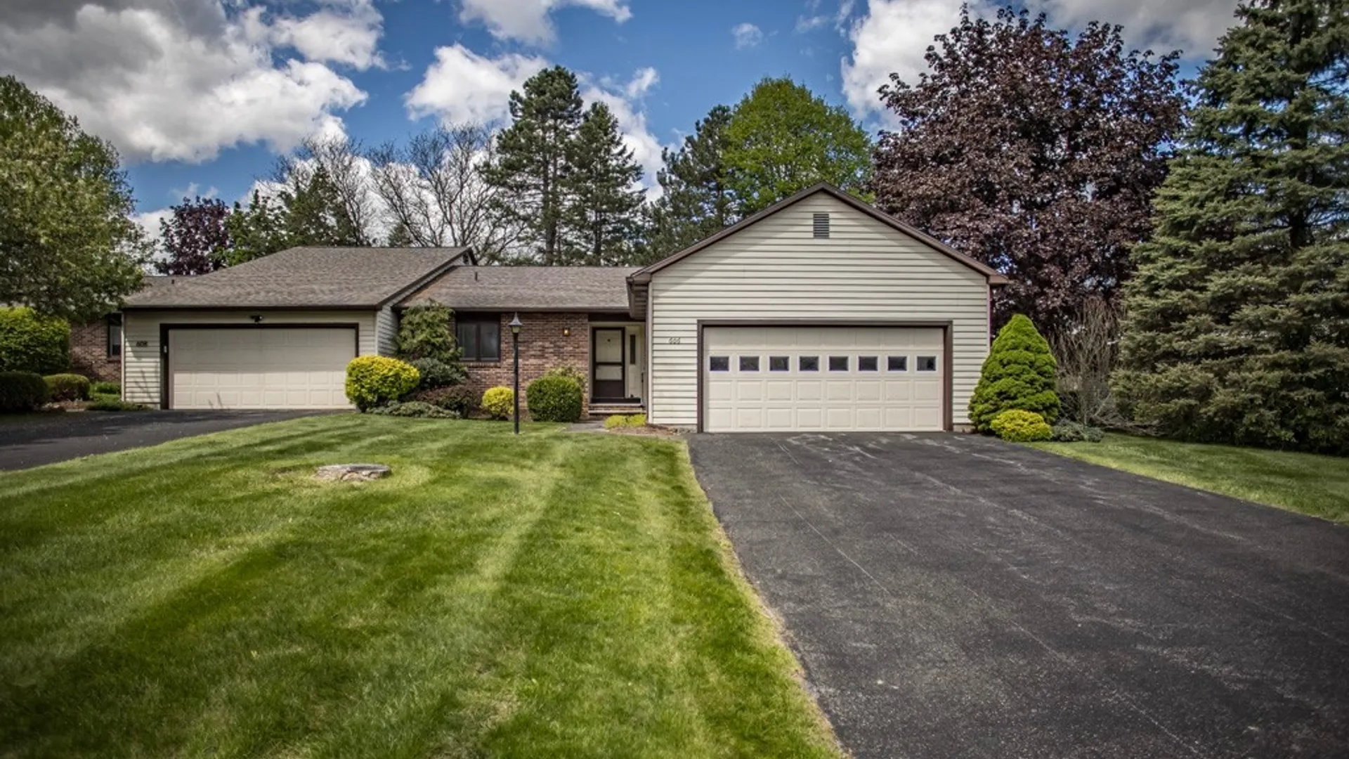 Property at 606 Kimry Moor, Manlius, NY 13066 2